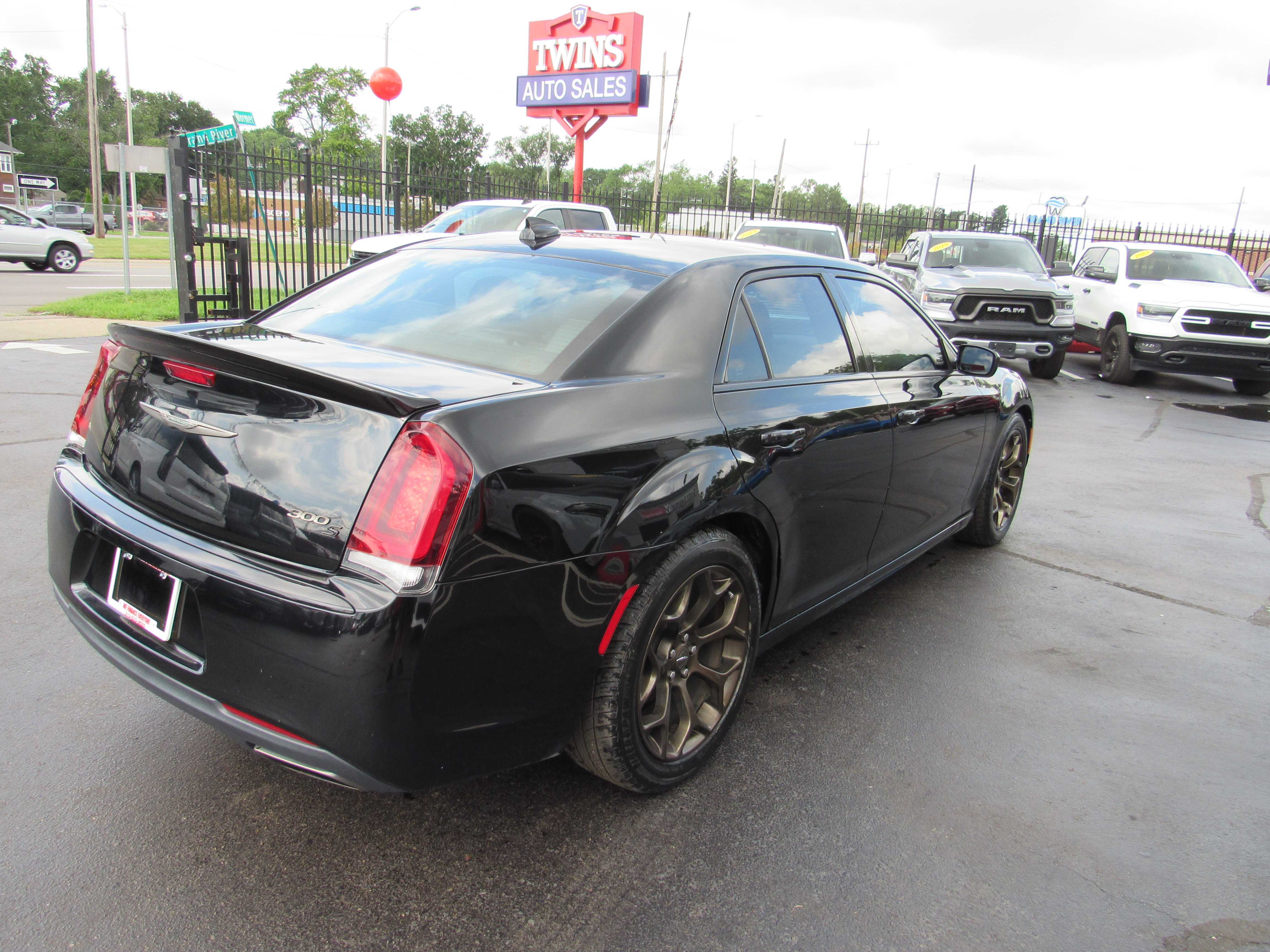 BLACK, 2017 CHRYSLER 300 Thumnail Image 6
