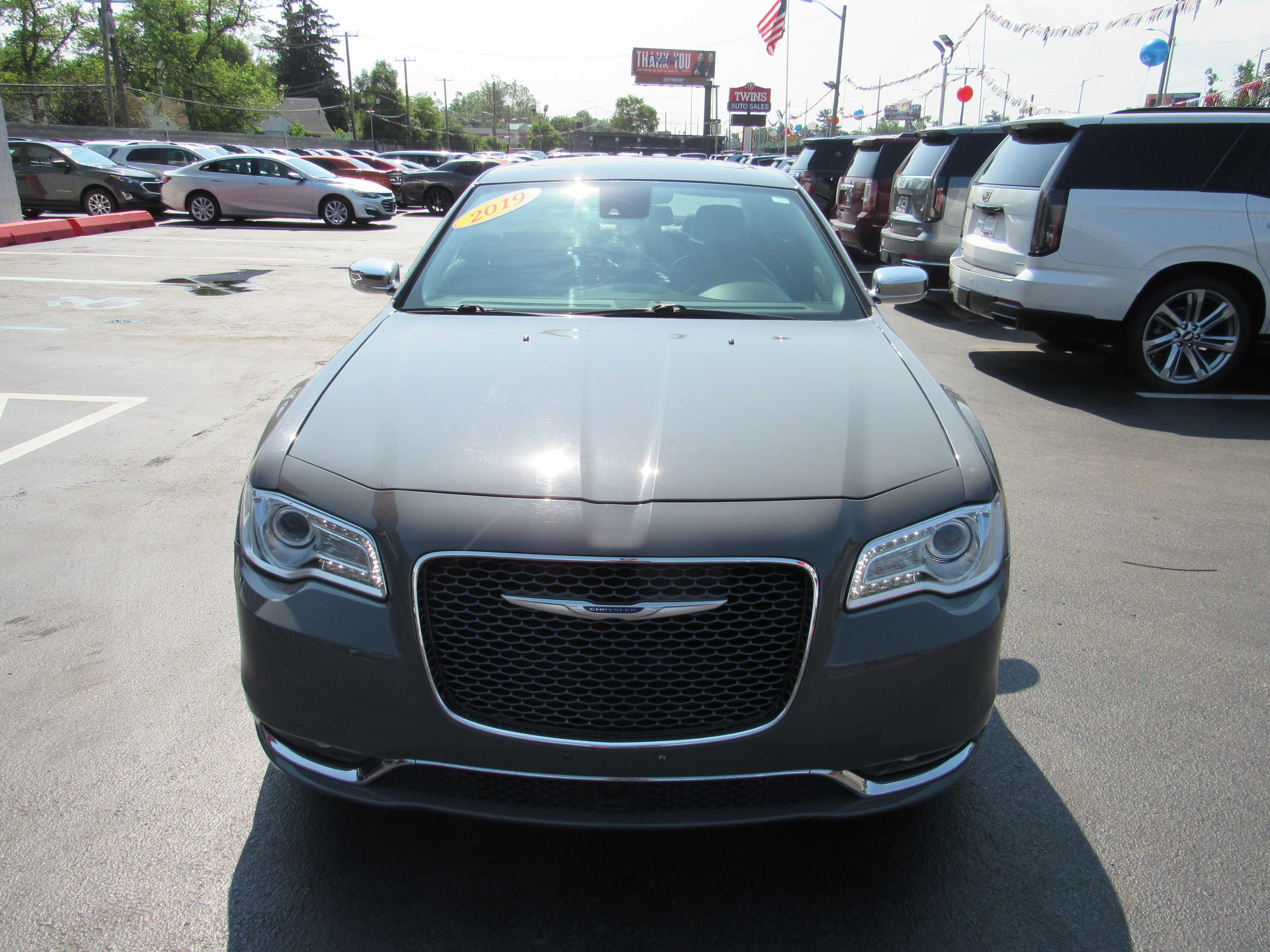 GREY, 2019 CHRYSLER 300 Thumnail Image 3