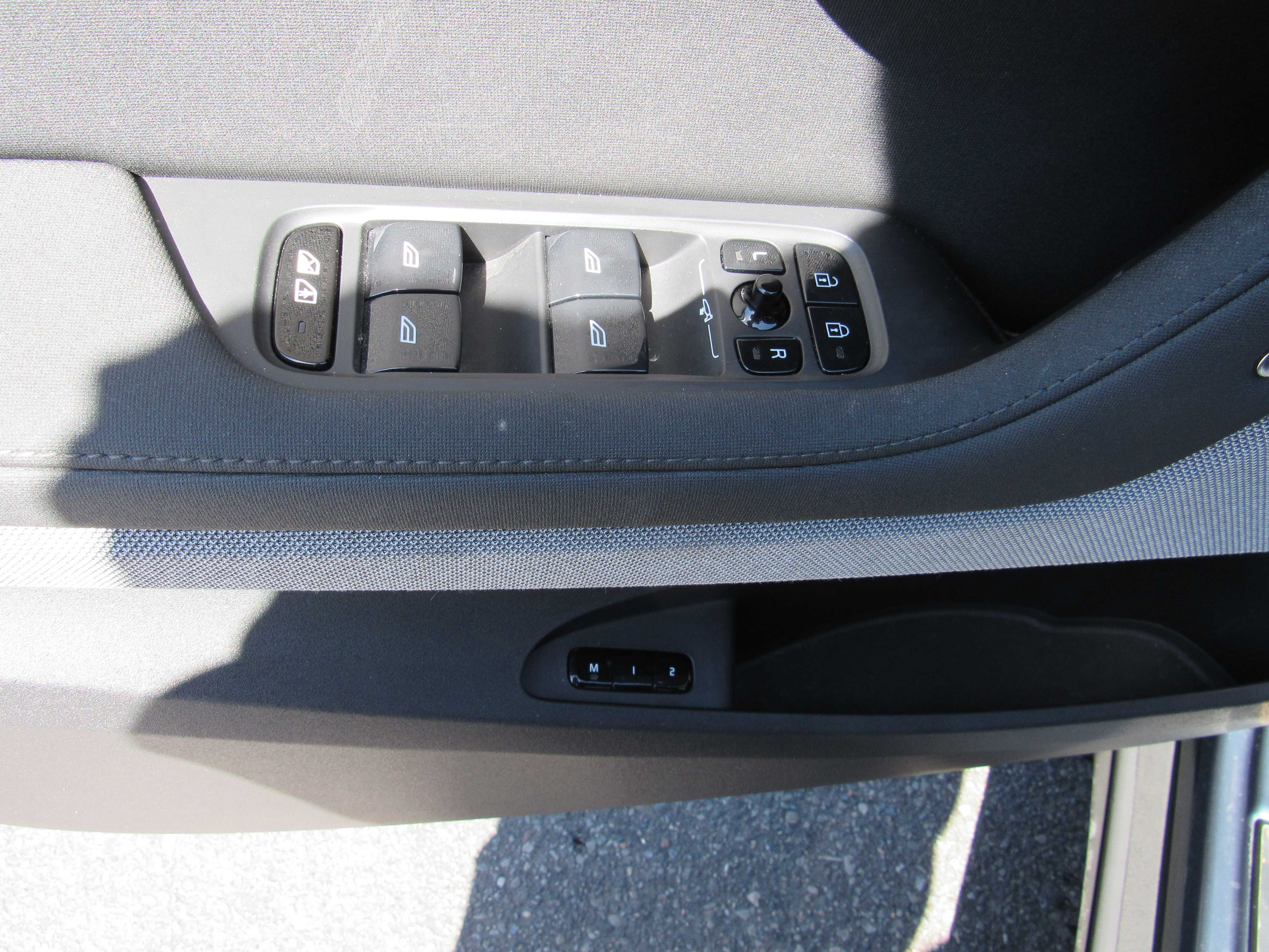BLUE, 2022 POLESTAR 2 Thumnail Image 12