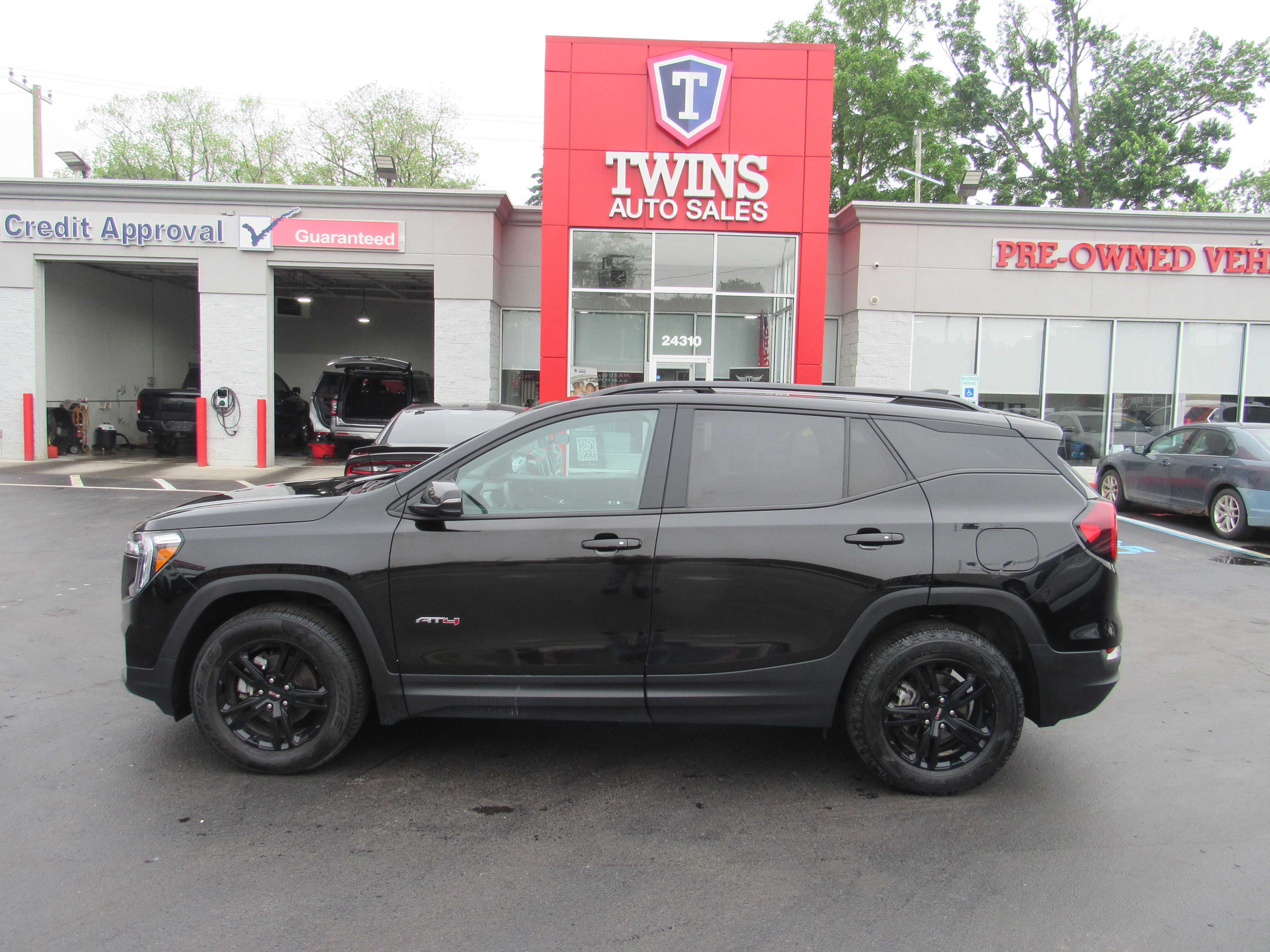 BLACK, 2023 GMC TERRAIN Thumnail Image 1