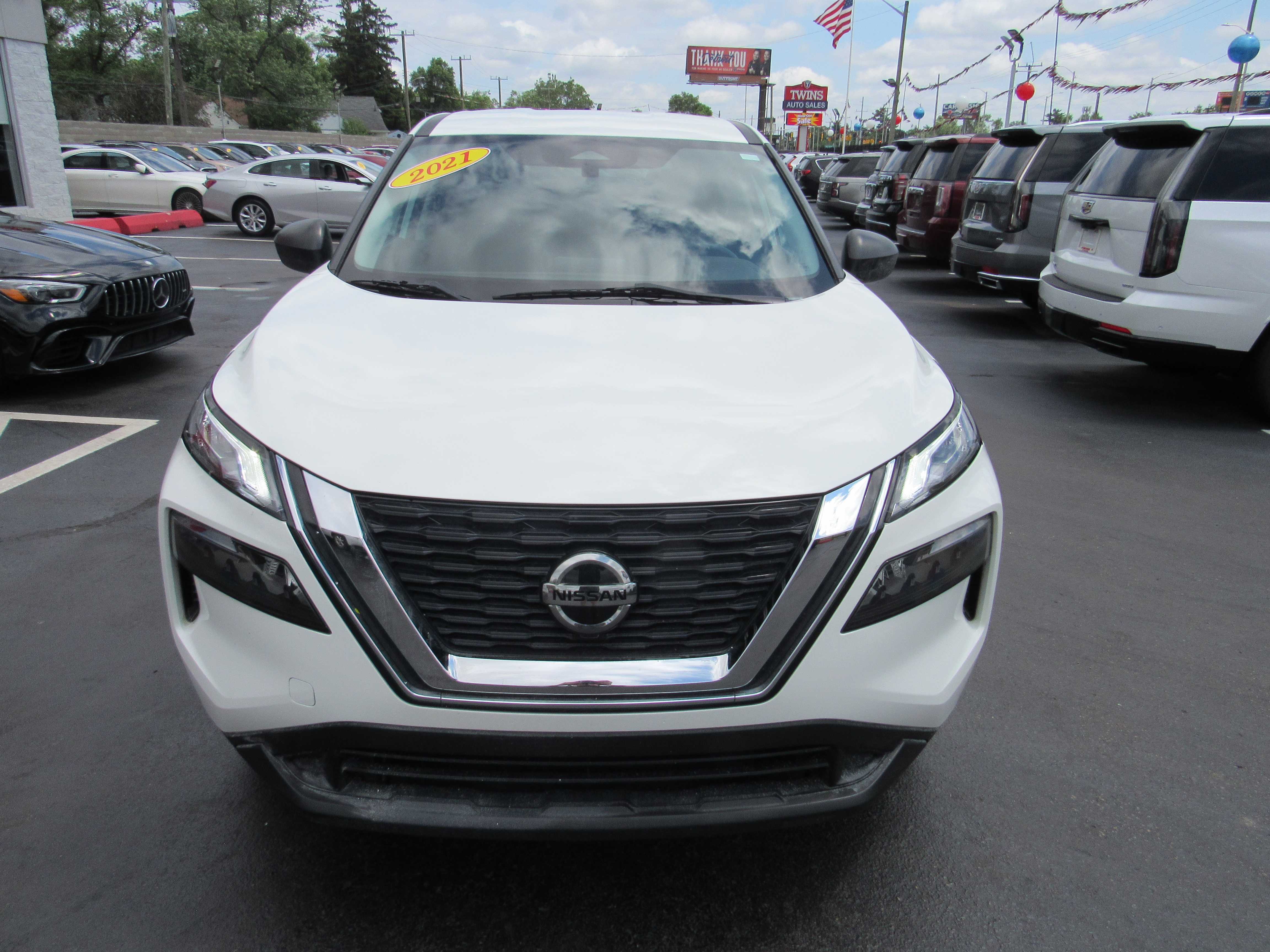 WHITE, 2021 NISSAN ROGUE Thumnail Image 3