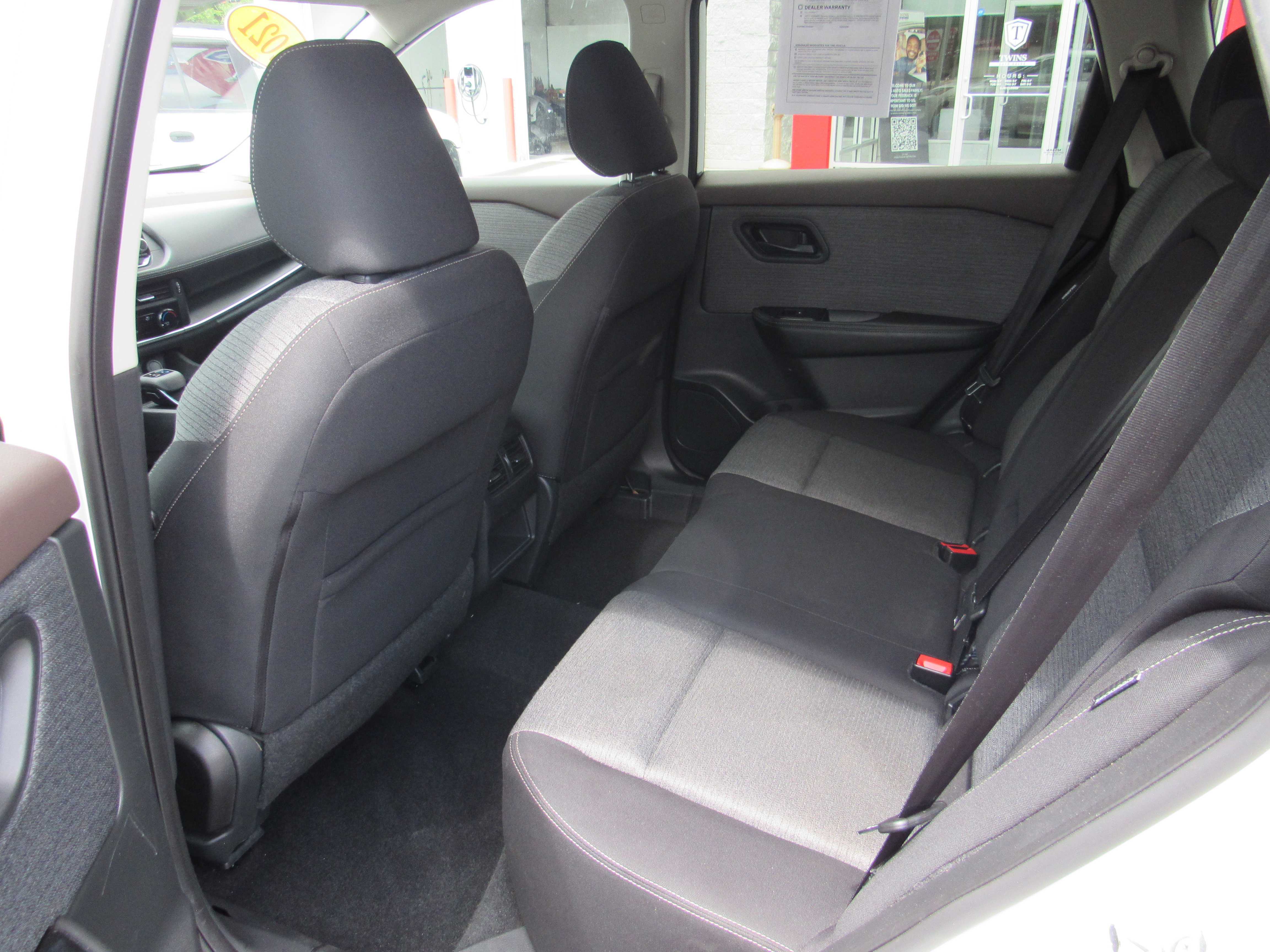 WHITE, 2021 NISSAN ROGUE Thumnail Image 10