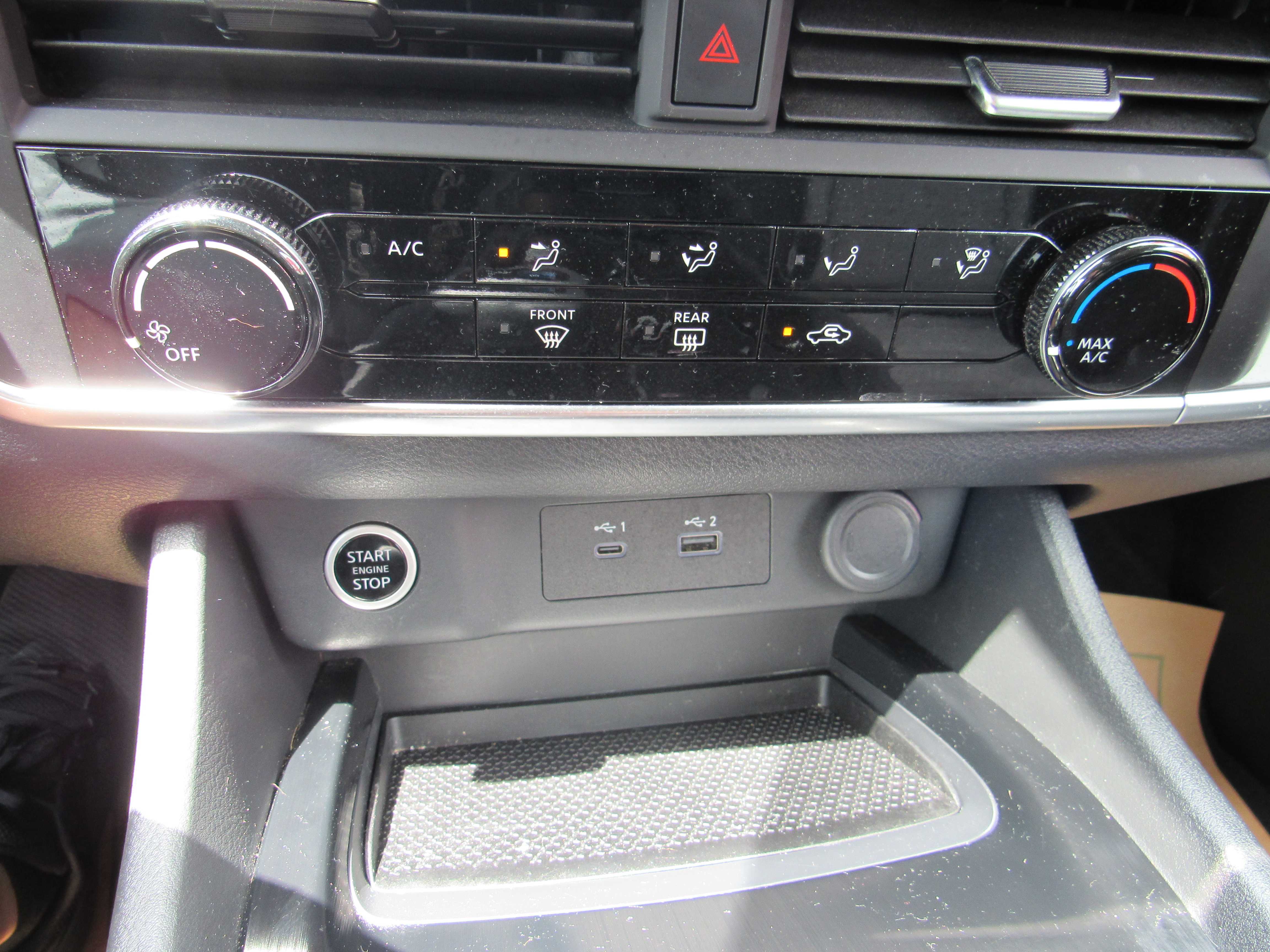 WHITE, 2021 NISSAN ROGUE Thumnail Image 13