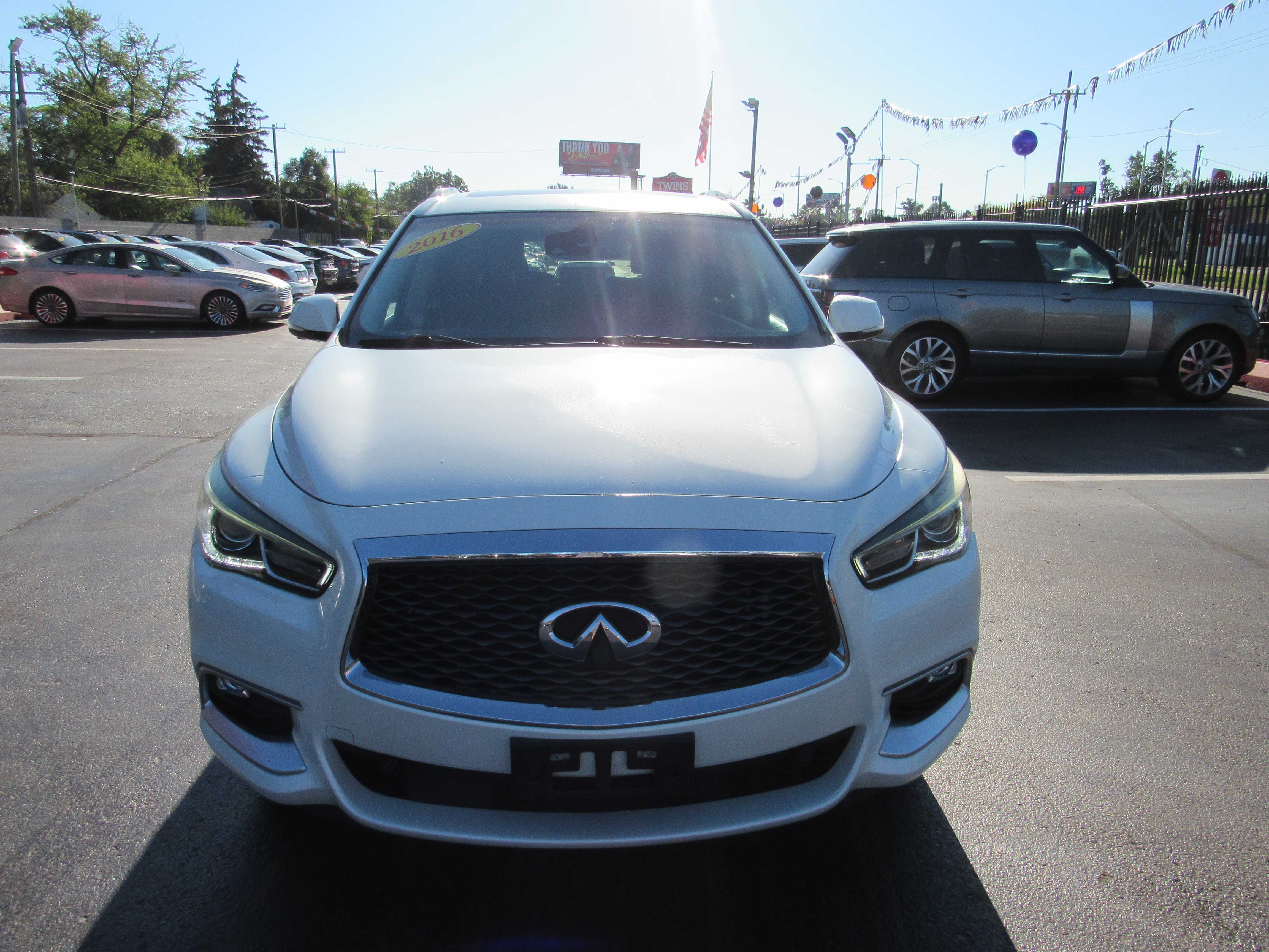 WHITE, 2016 INFINITI QX60 Thumnail Image 3