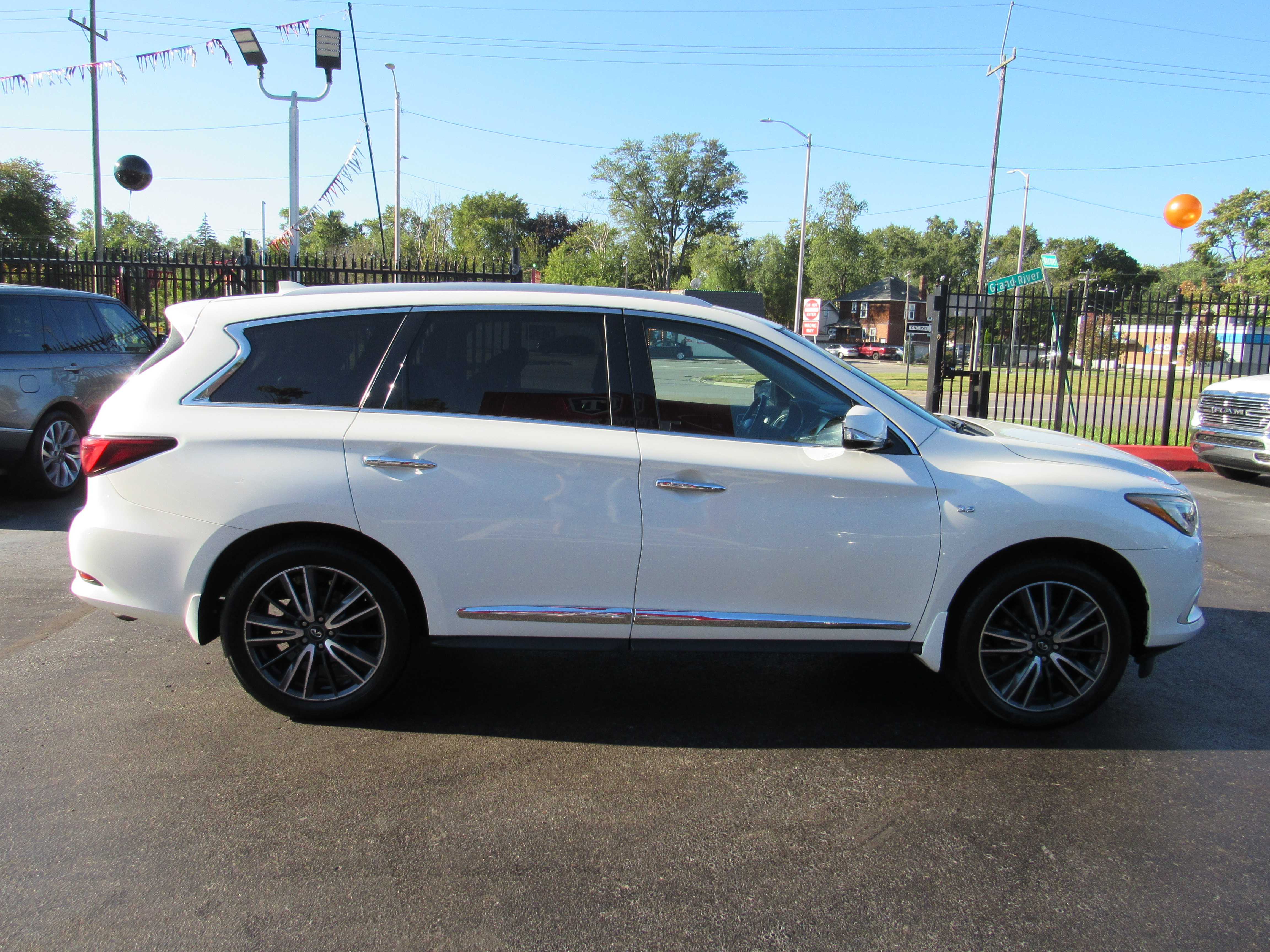 WHITE, 2016 INFINITI QX60 Thumnail Image 5