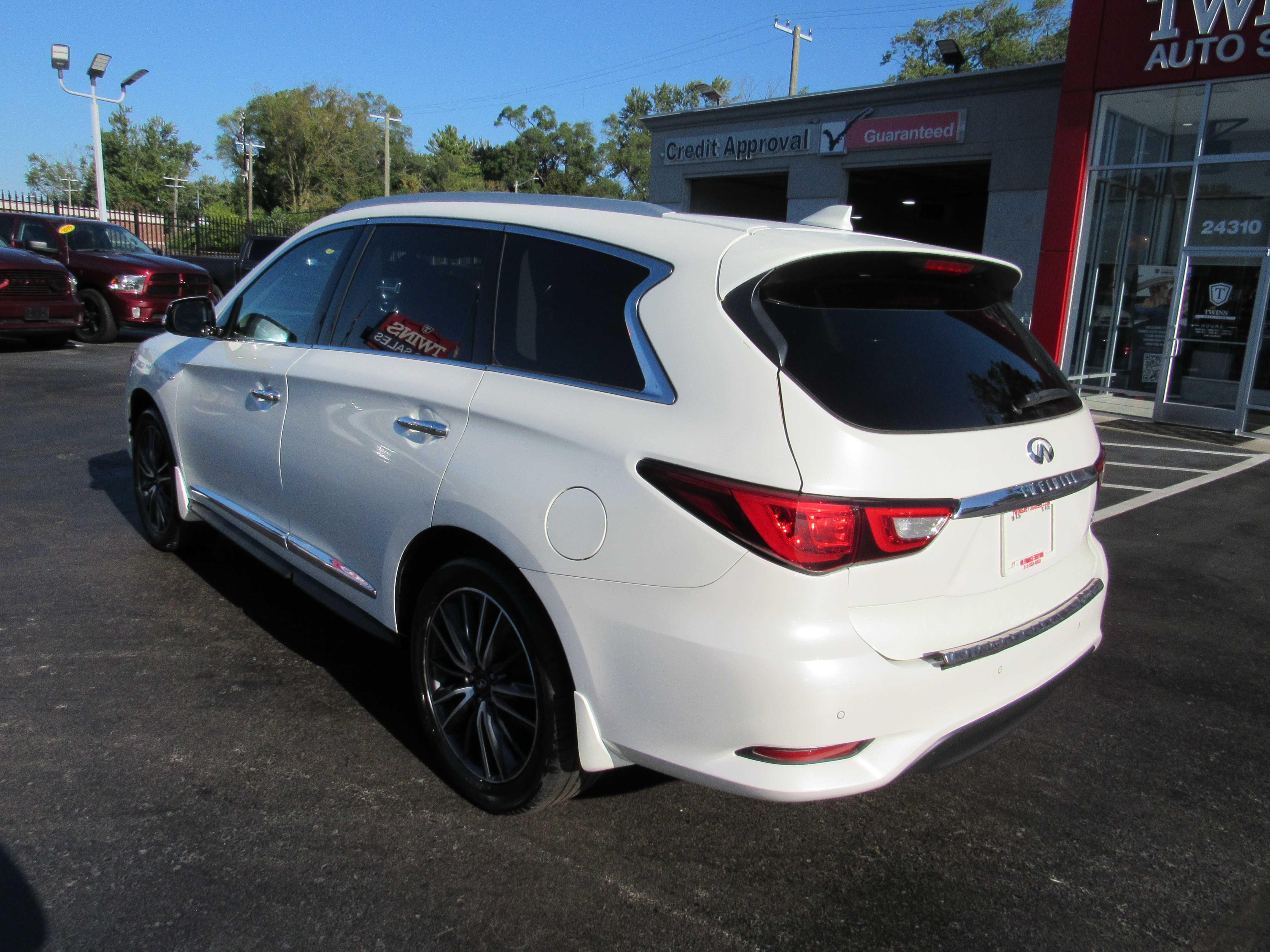 WHITE, 2016 INFINITI QX60 Thumnail Image 8