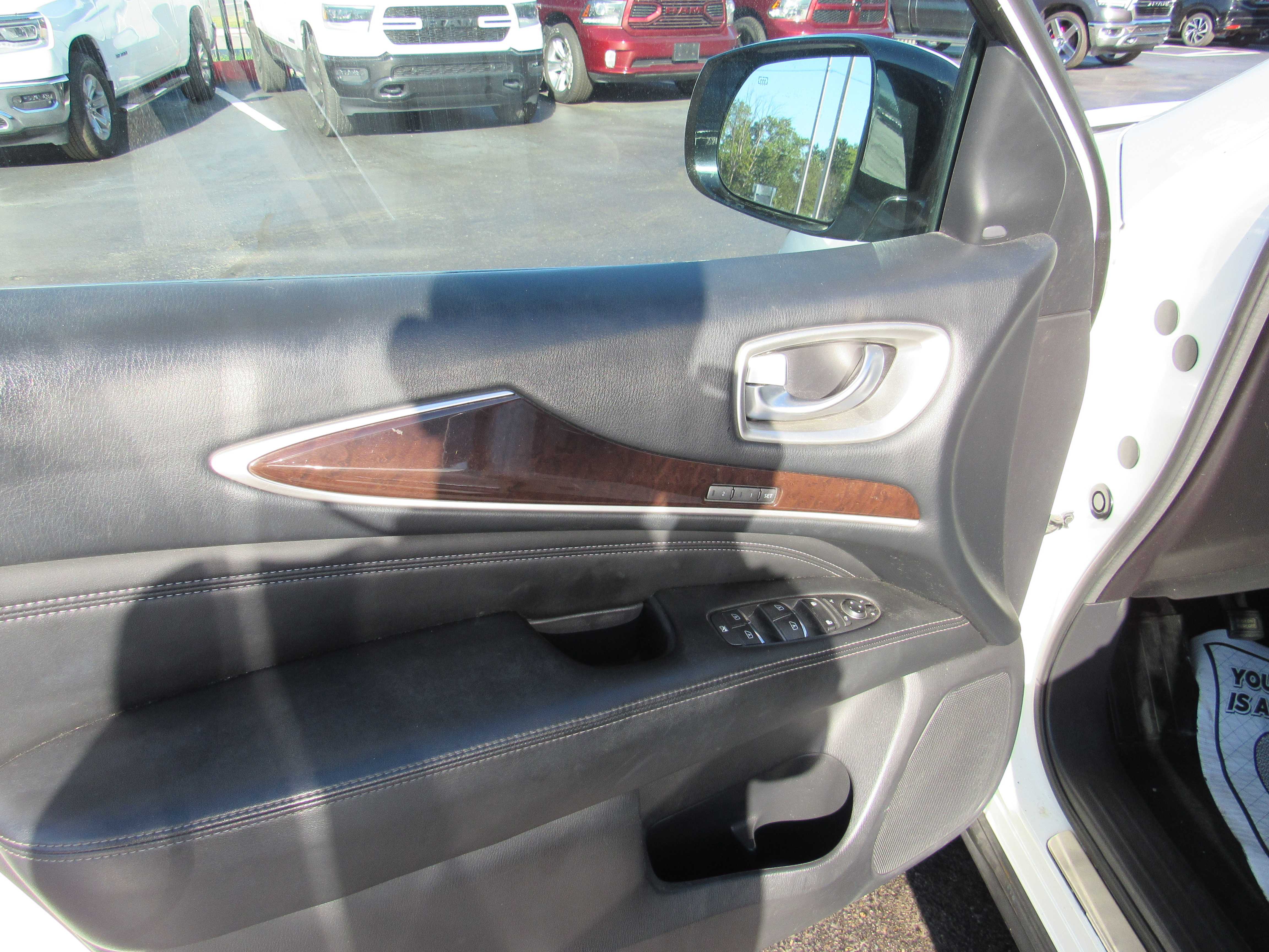 WHITE, 2016 INFINITI QX60 Thumnail Image 17