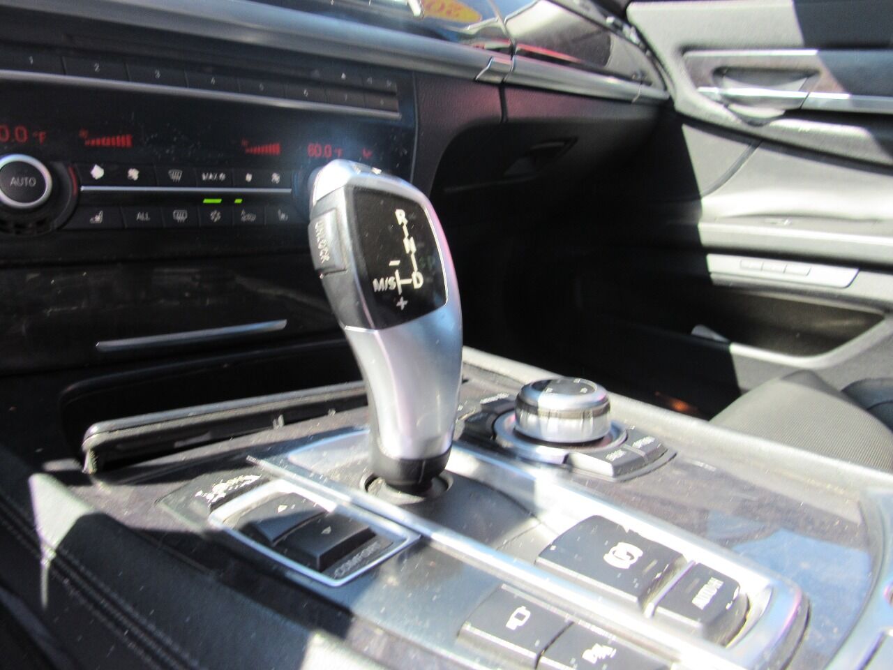GREY, 2009 BMW 7 SERIES Thumnail Image 16
