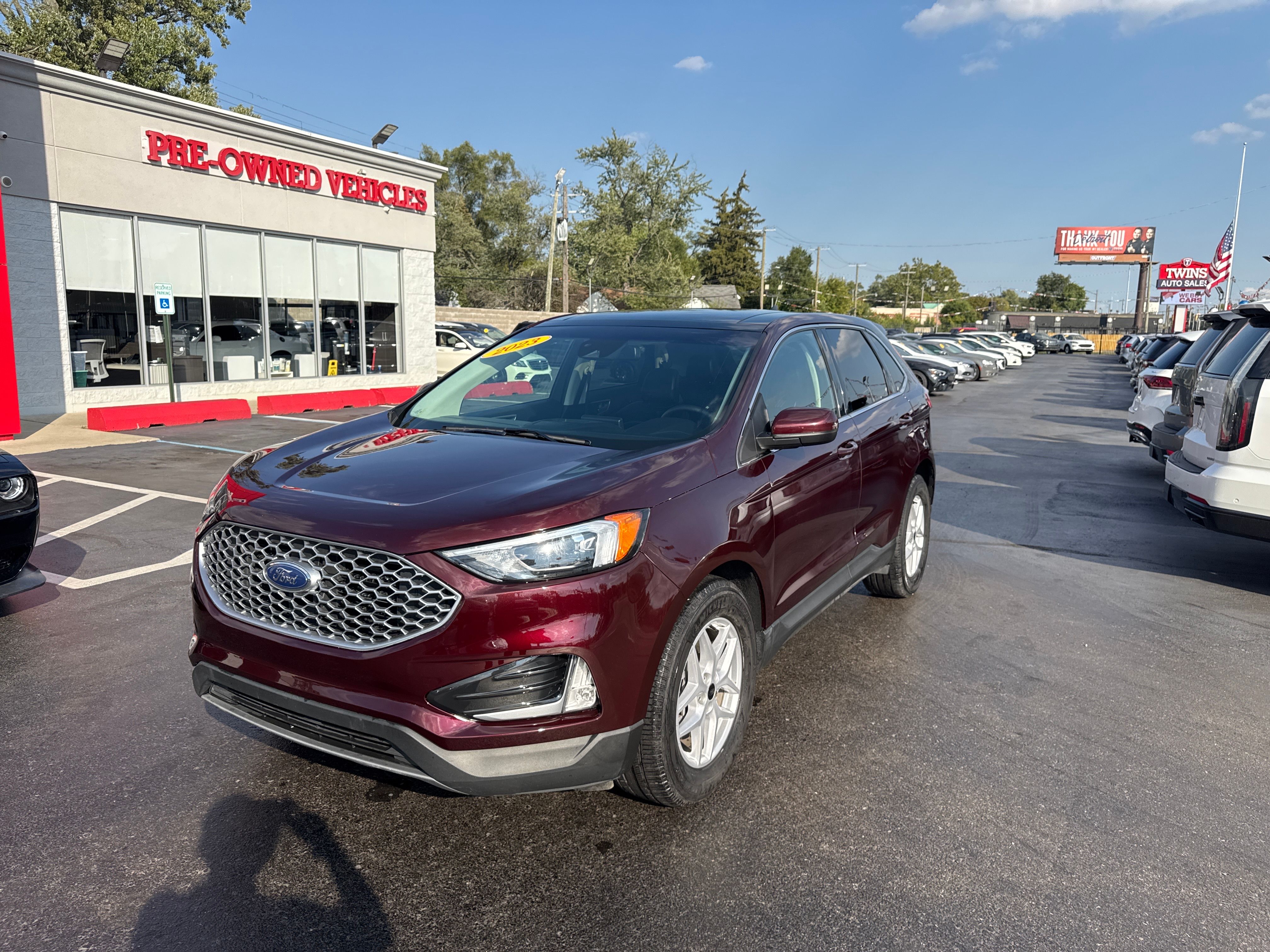 BURGUNDY, 2023 FORD EDGE Thumnail Image 2