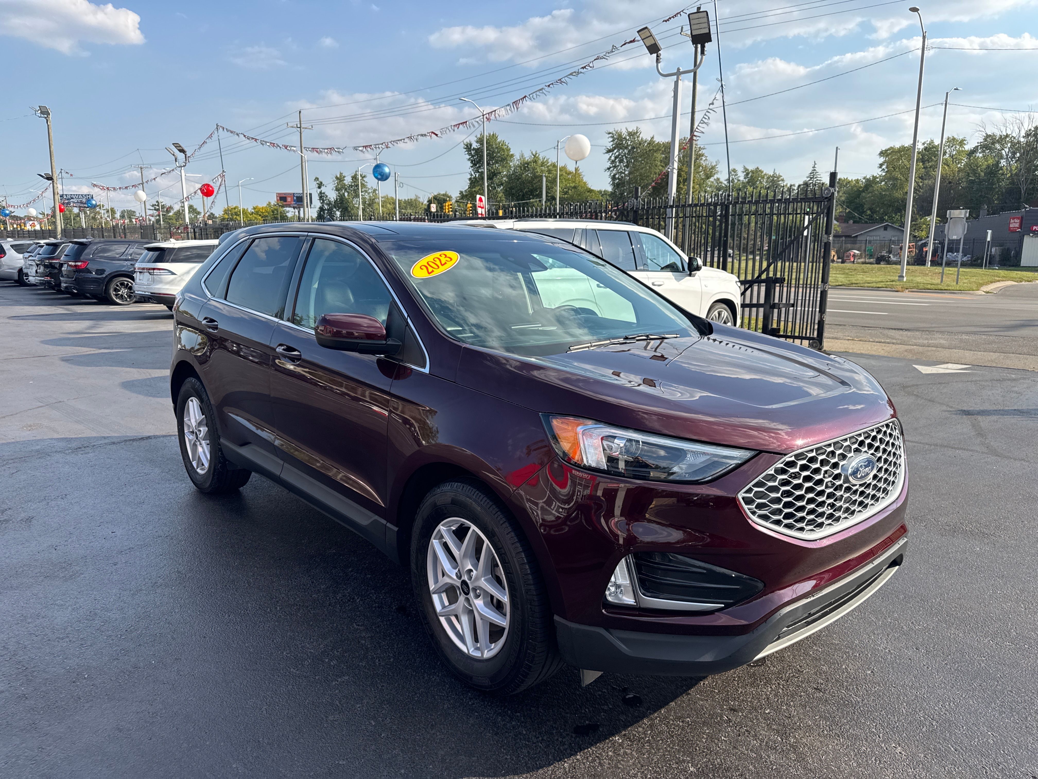 BURGUNDY, 2023 FORD EDGE Thumnail Image 4