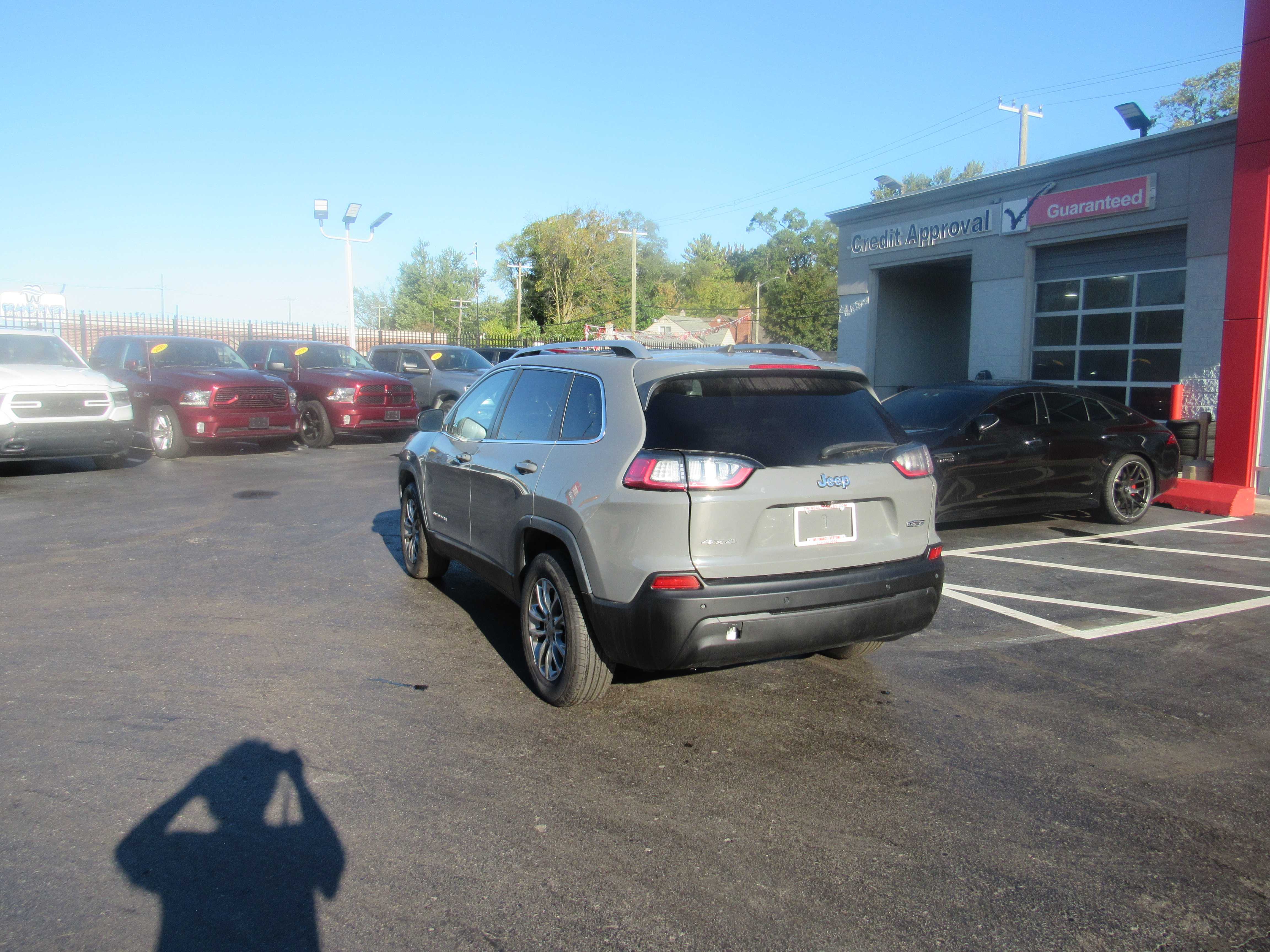 GREY, 2019 JEEP CHEROKEE Thumnail Image 3