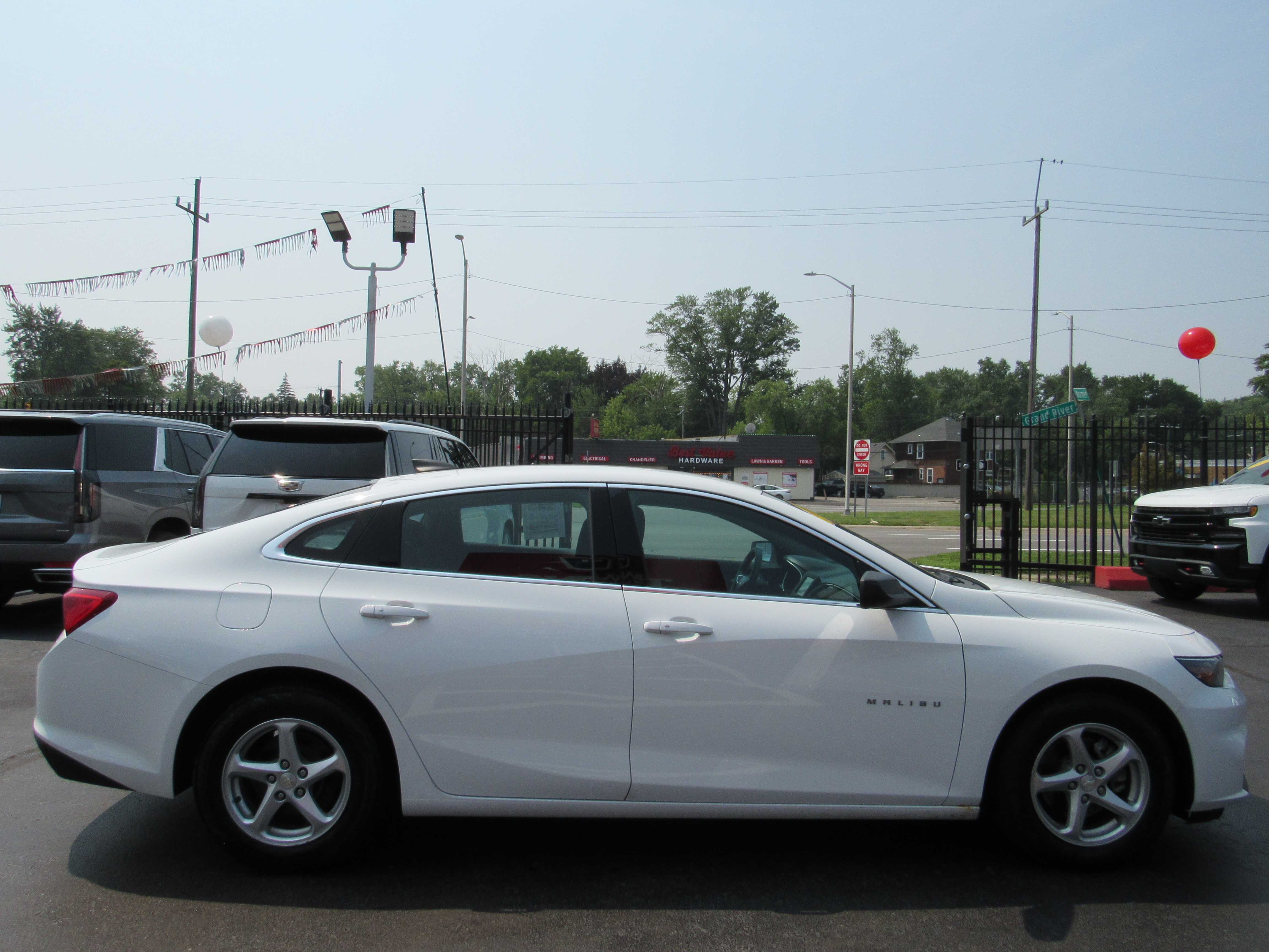WHITE, 2017 CHEVROLET MALIBU Thumnail Image 5