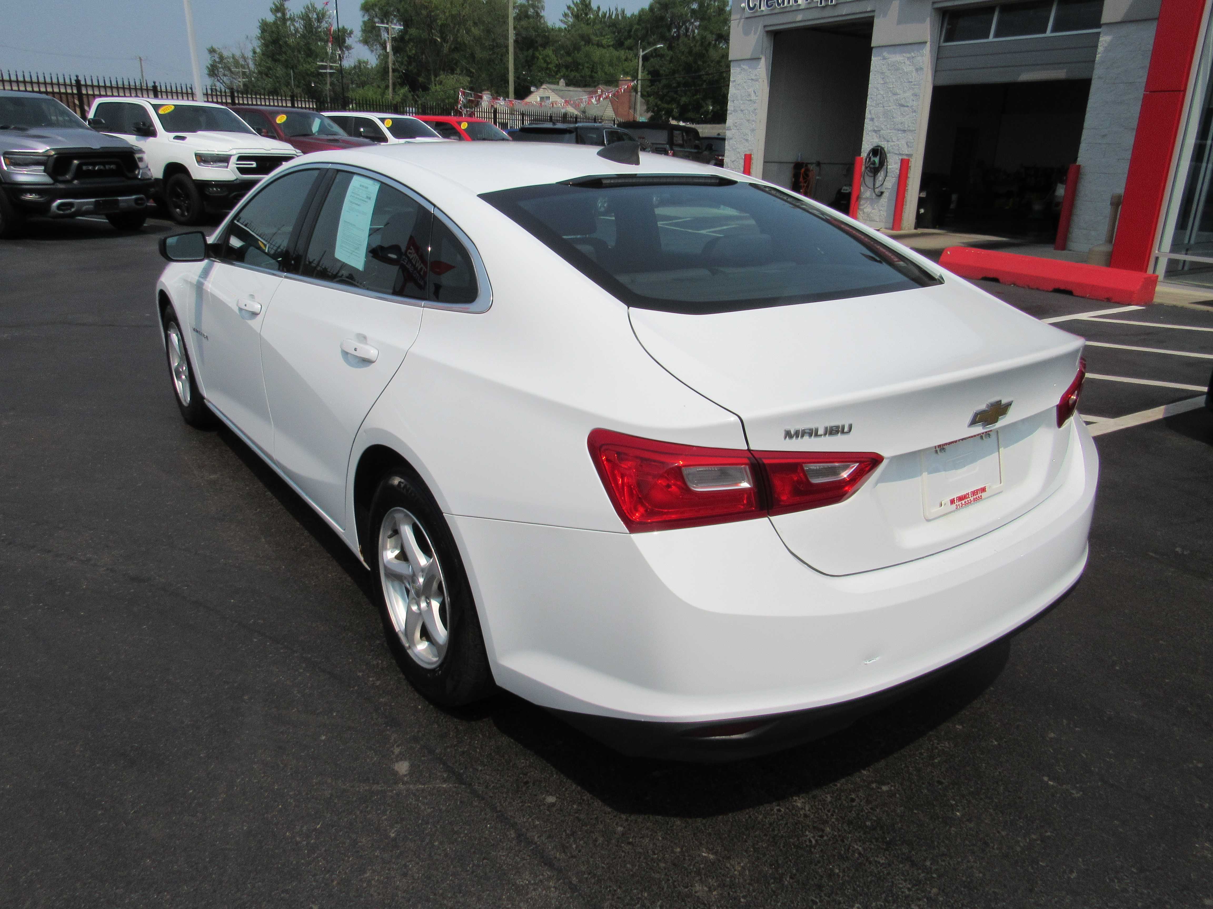 WHITE, 2017 CHEVROLET MALIBU Thumnail Image 8