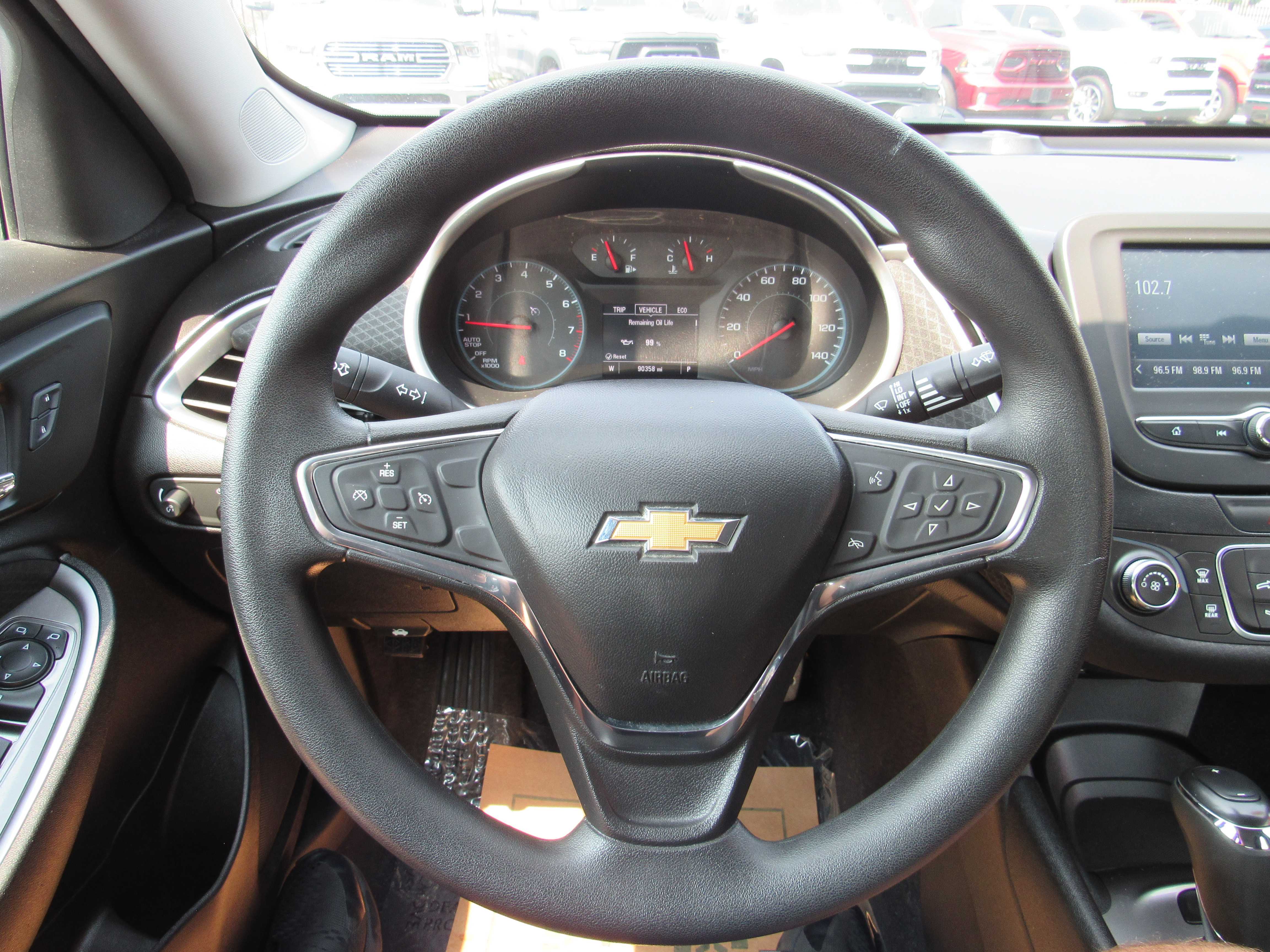WHITE, 2017 CHEVROLET MALIBU Thumnail Image 14