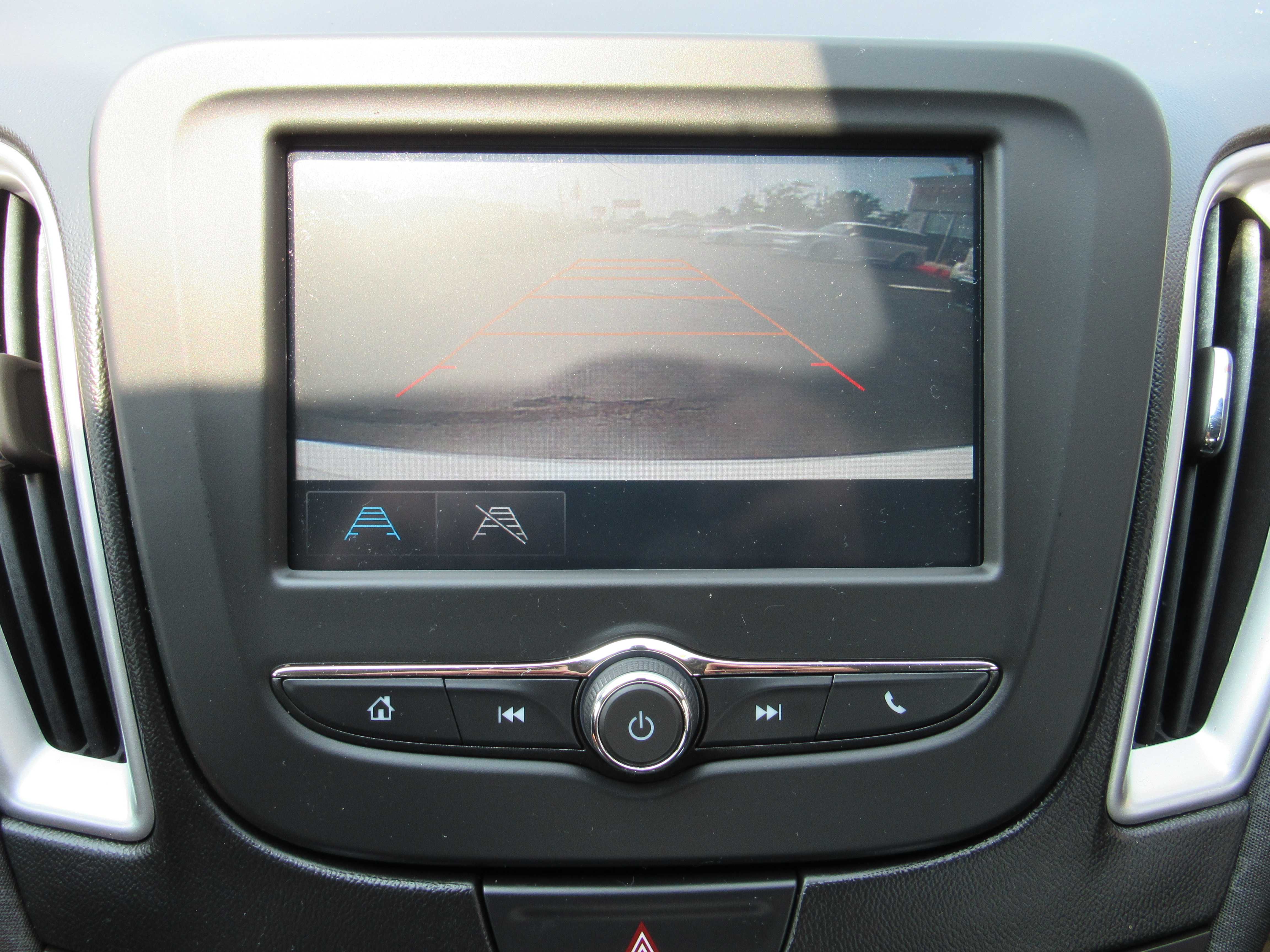 WHITE, 2017 CHEVROLET MALIBU Thumnail Image 16