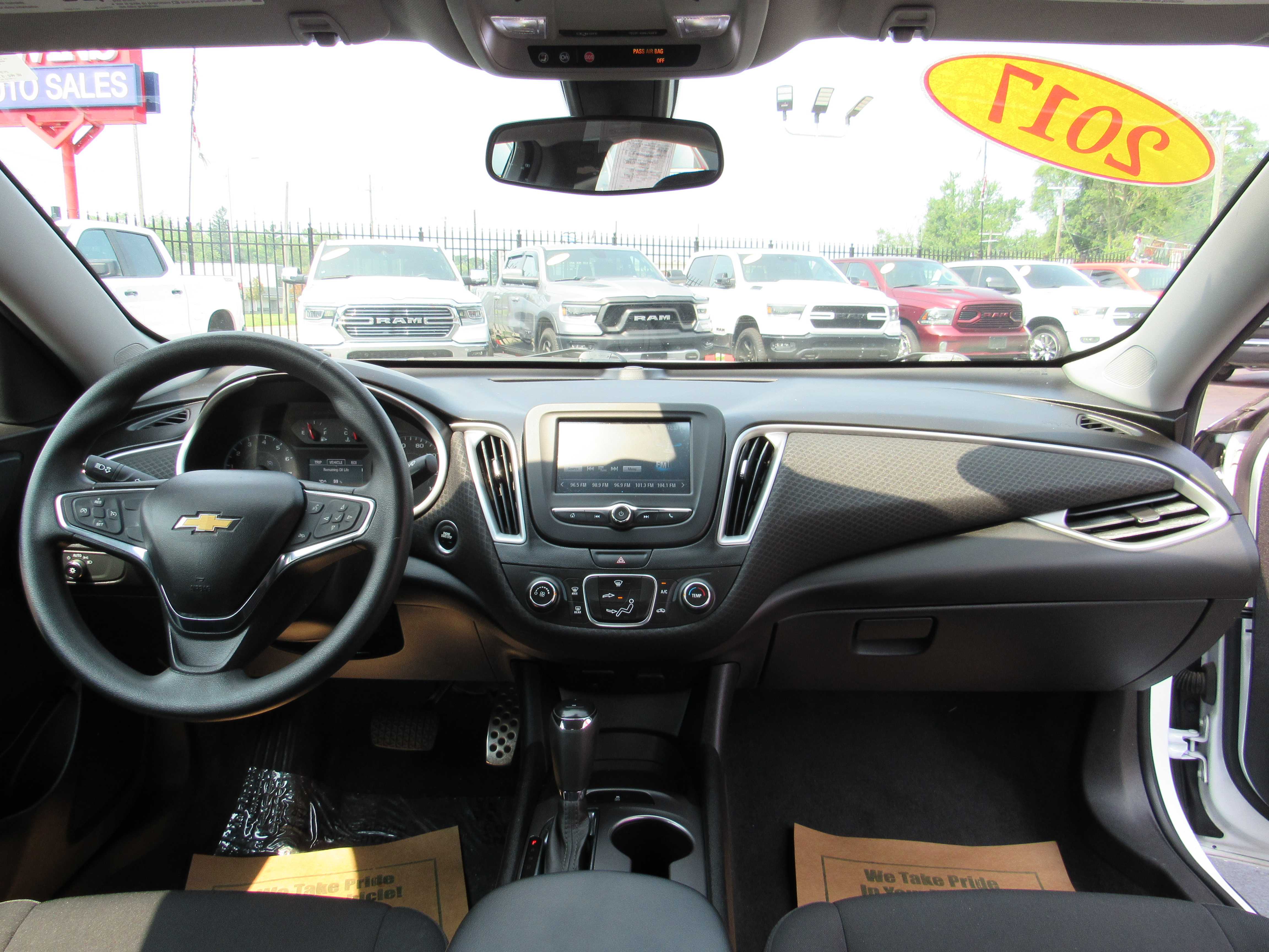 WHITE, 2017 CHEVROLET MALIBU Thumnail Image 22