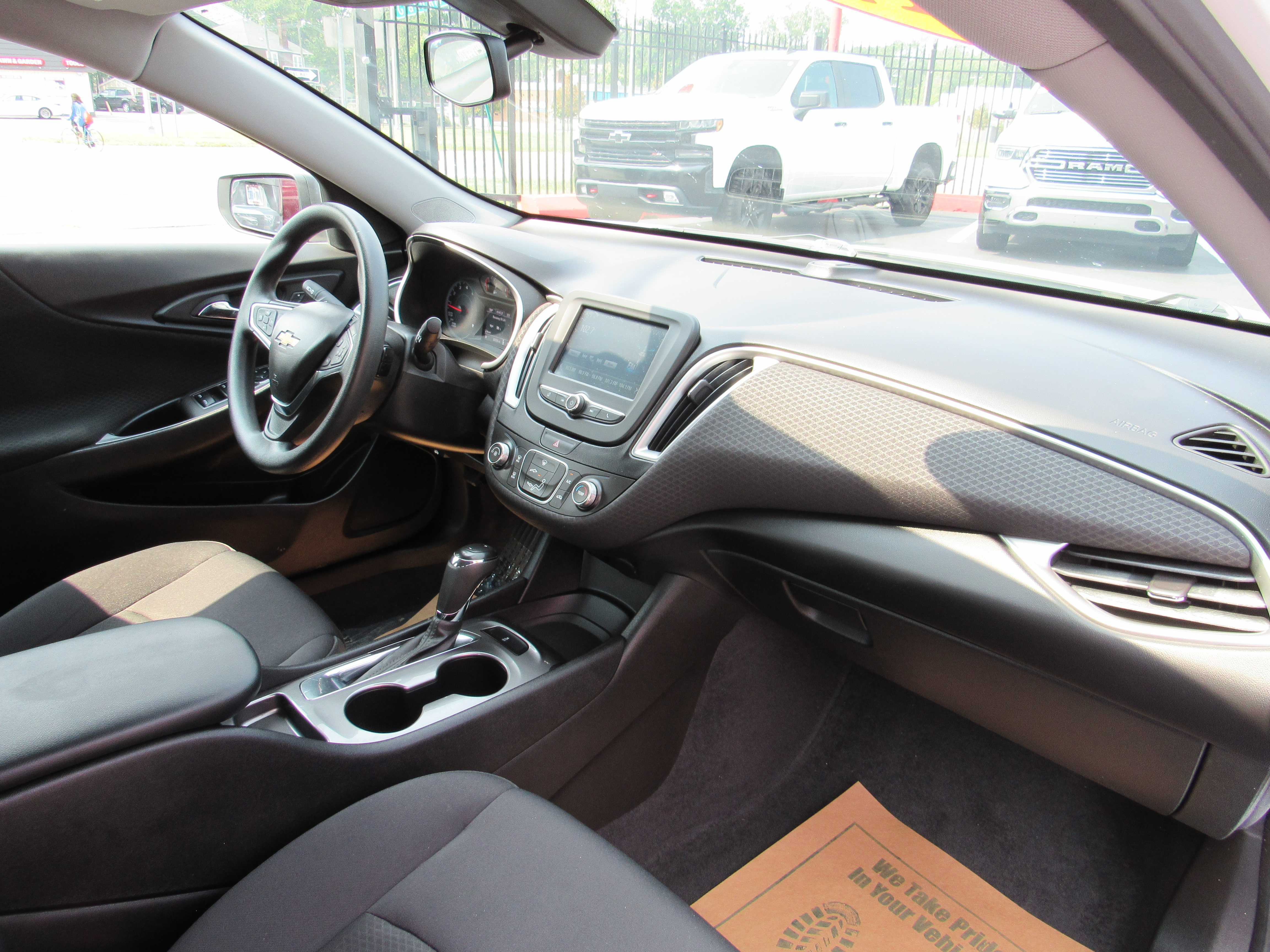 WHITE, 2017 CHEVROLET MALIBU Thumnail Image 24