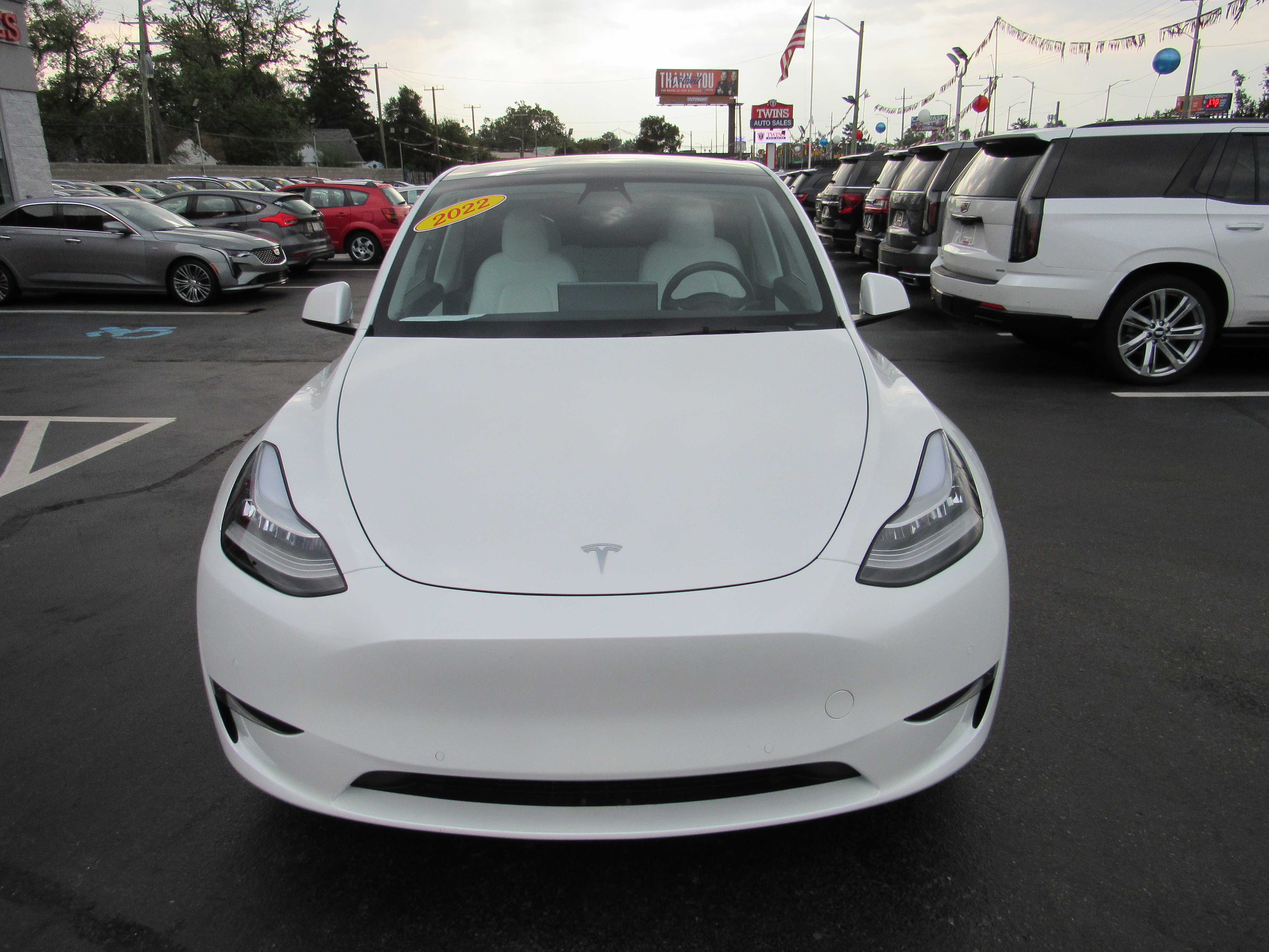 WHITE, 2022 TESLA MODEL Y Thumnail Image 3