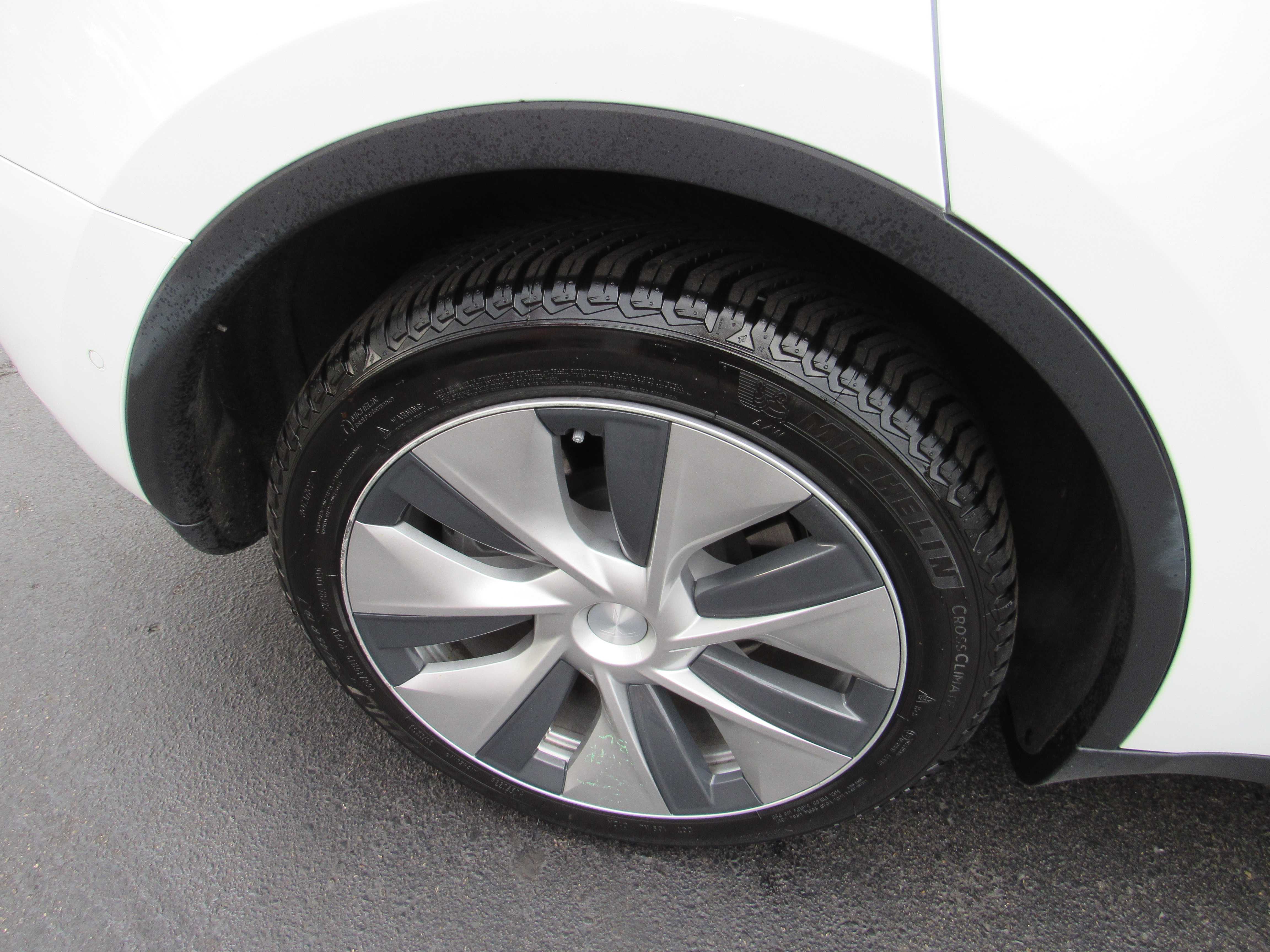 WHITE, 2022 TESLA MODEL Y Thumnail Image 9