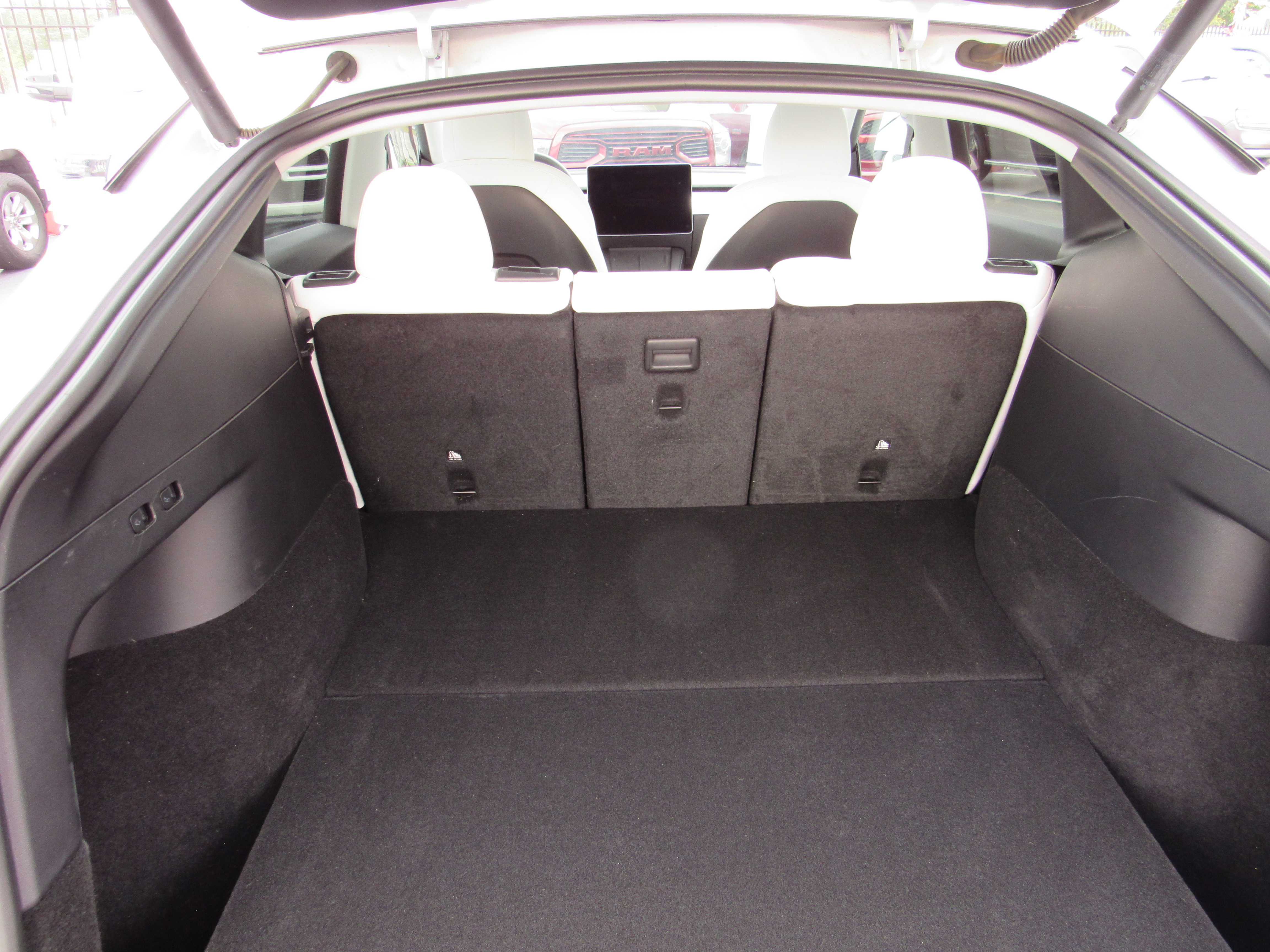 WHITE, 2022 TESLA MODEL Y Thumnail Image 12