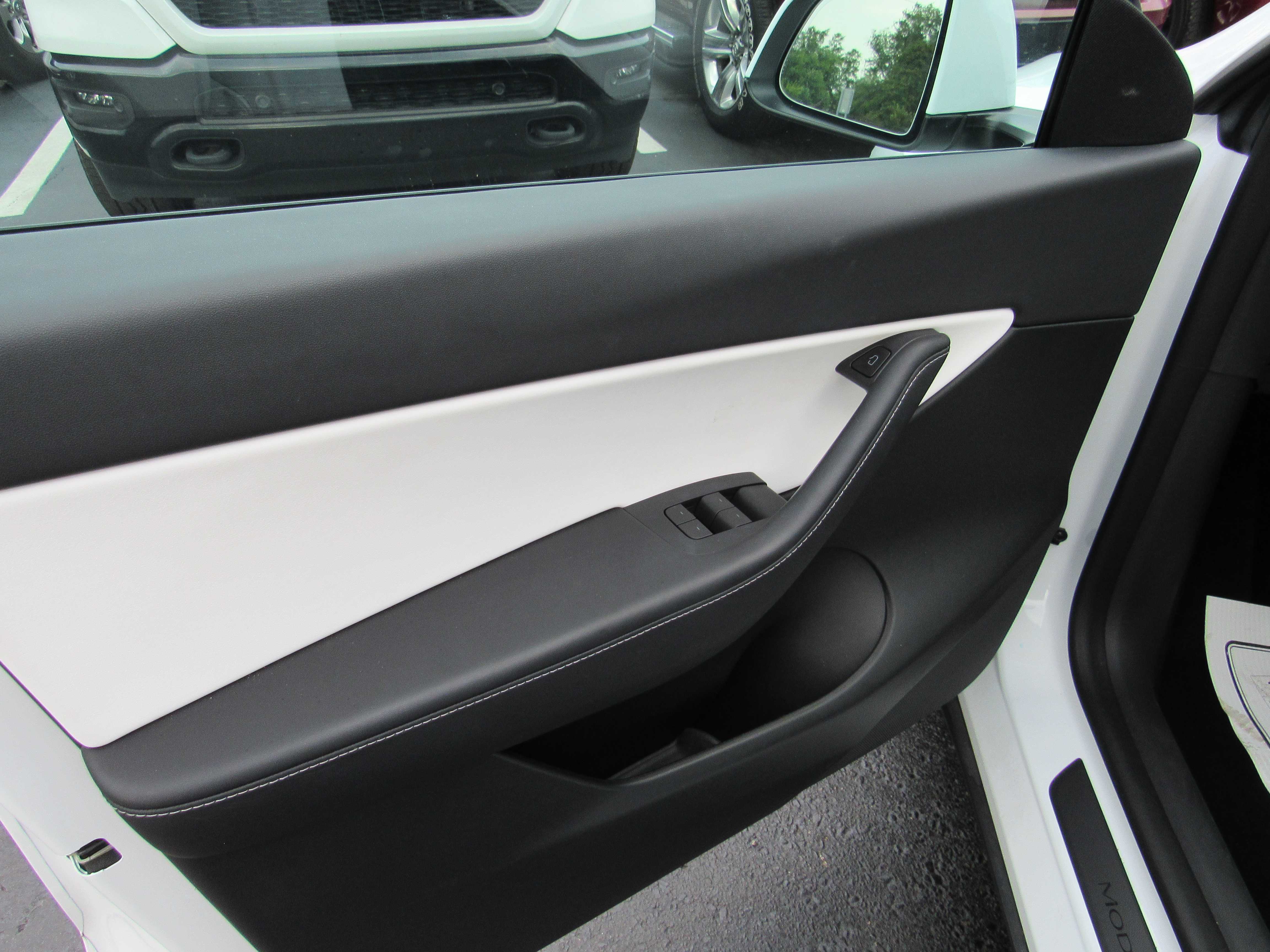WHITE, 2022 TESLA MODEL Y Thumnail Image 16
