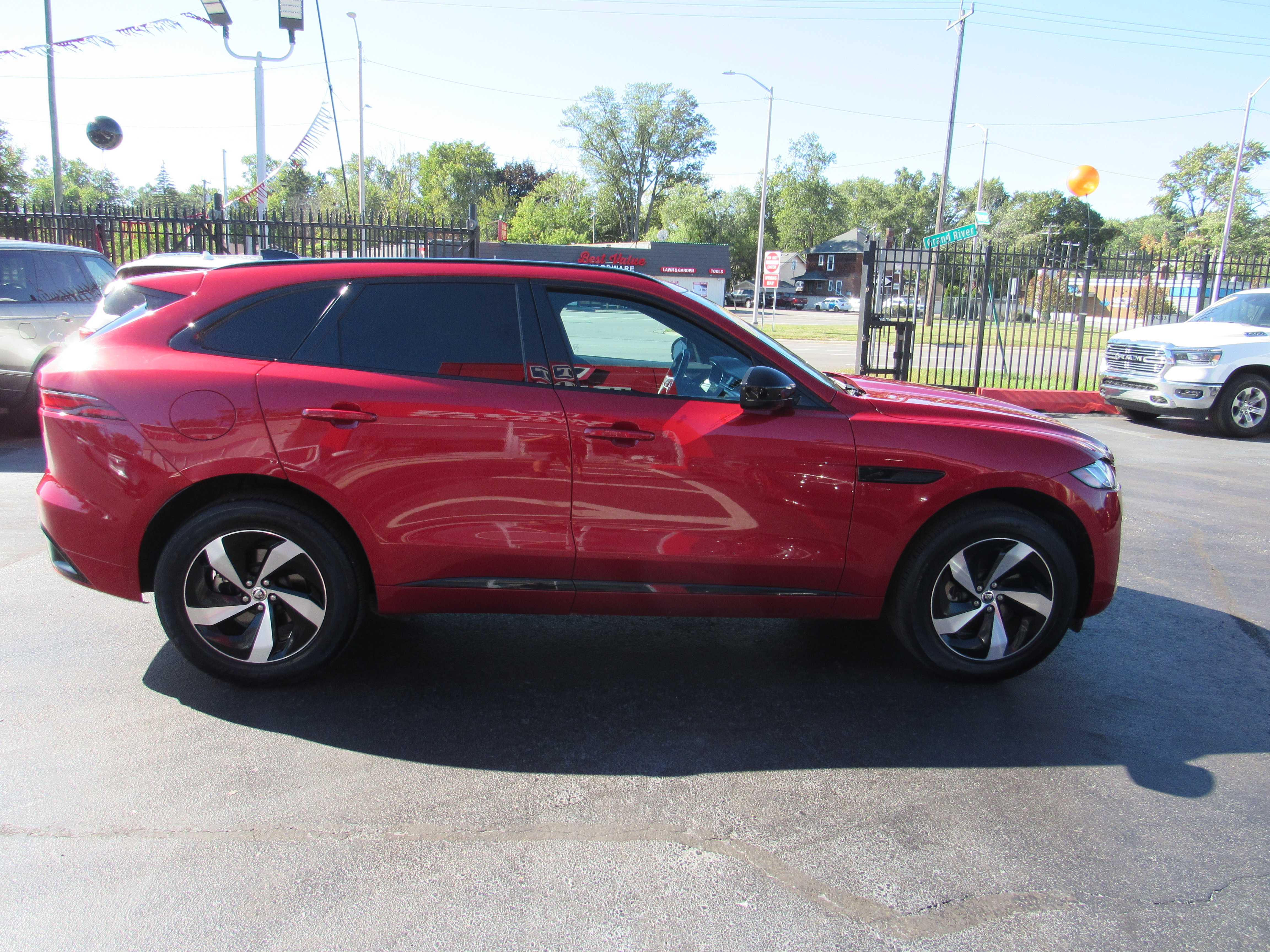 RED, 2024 JAGUAR F-PACE Thumnail Image 5