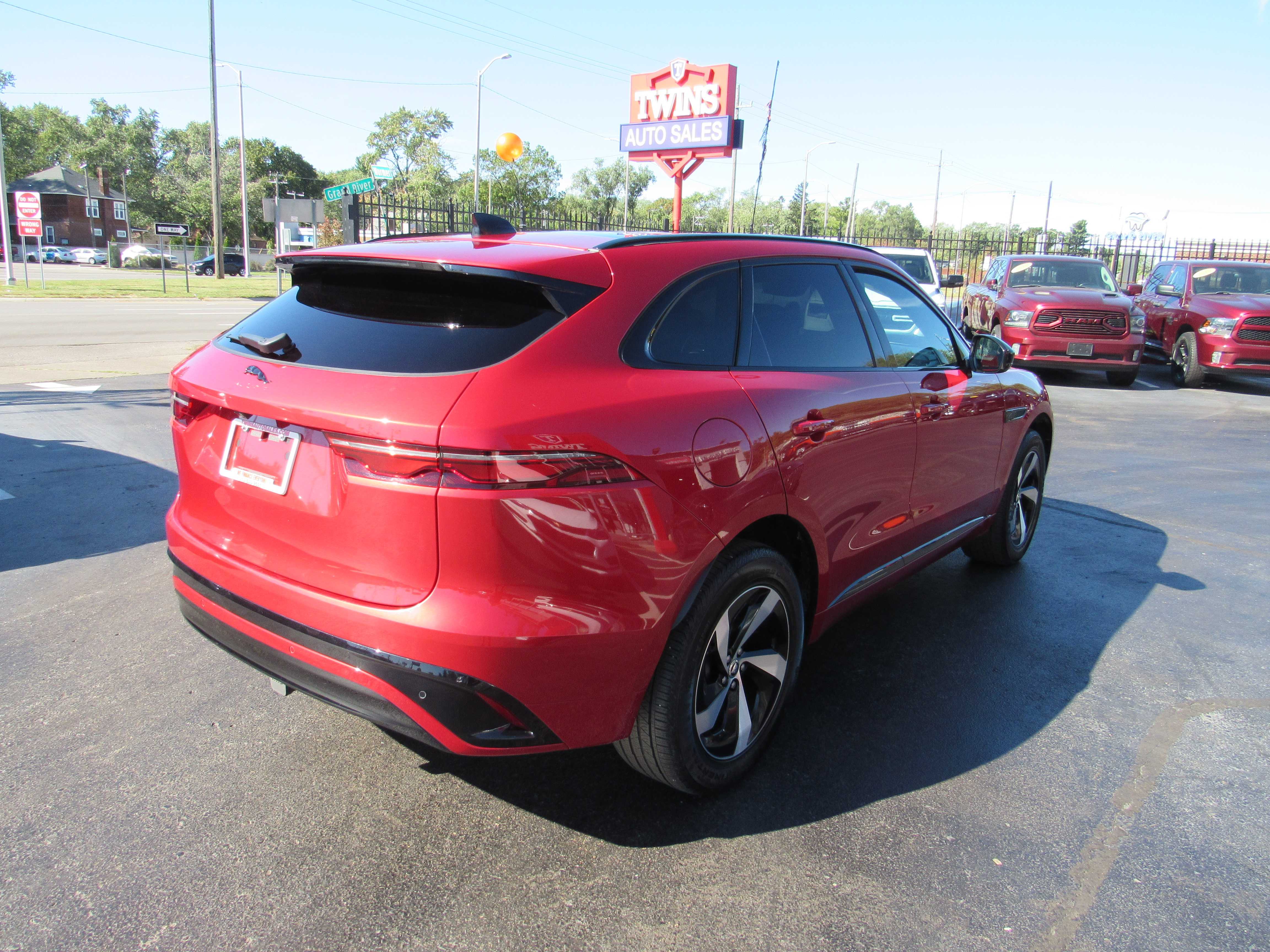 RED, 2024 JAGUAR F-PACE Thumnail Image 6