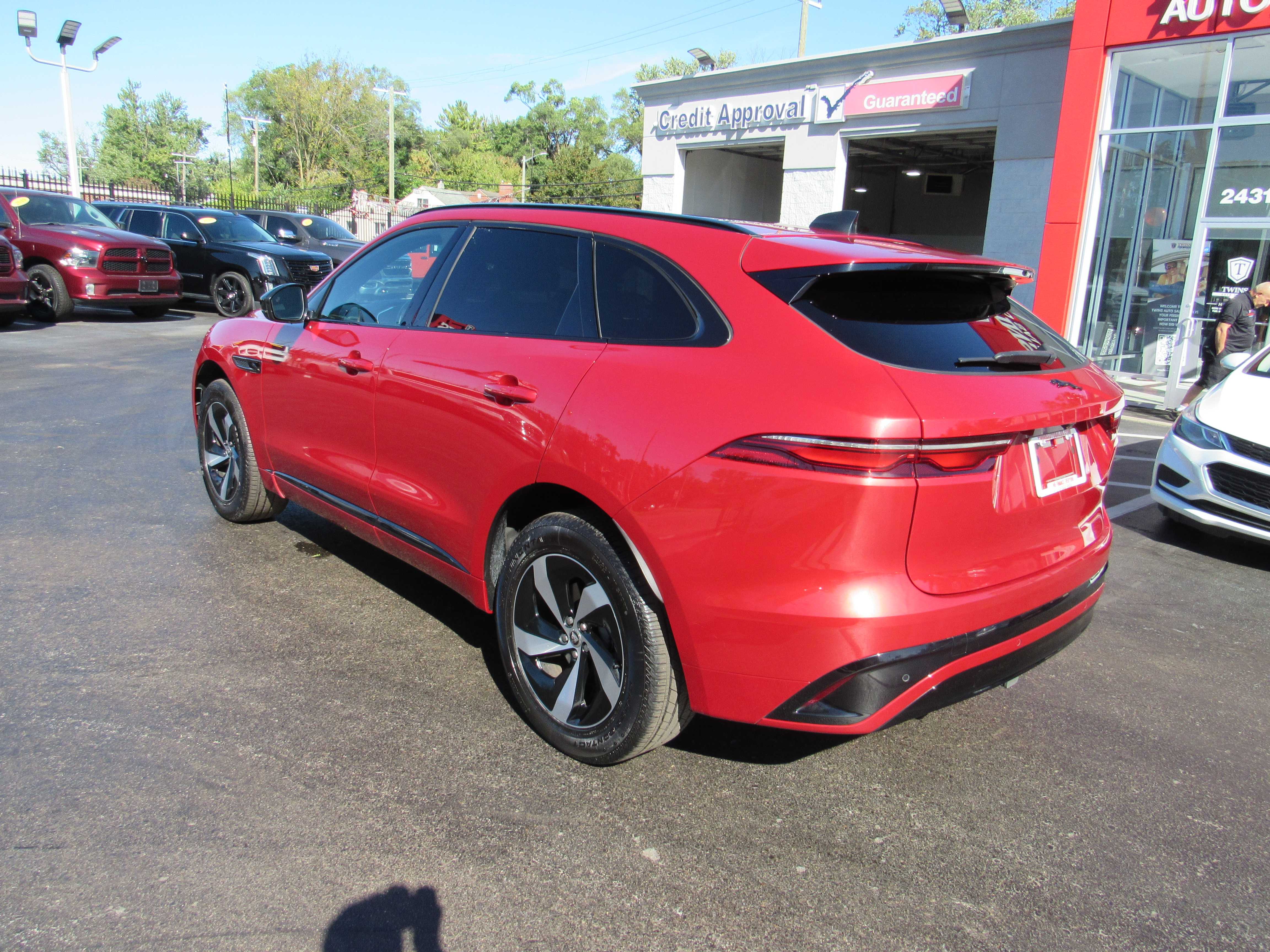 RED, 2024 JAGUAR F-PACE Thumnail Image 8