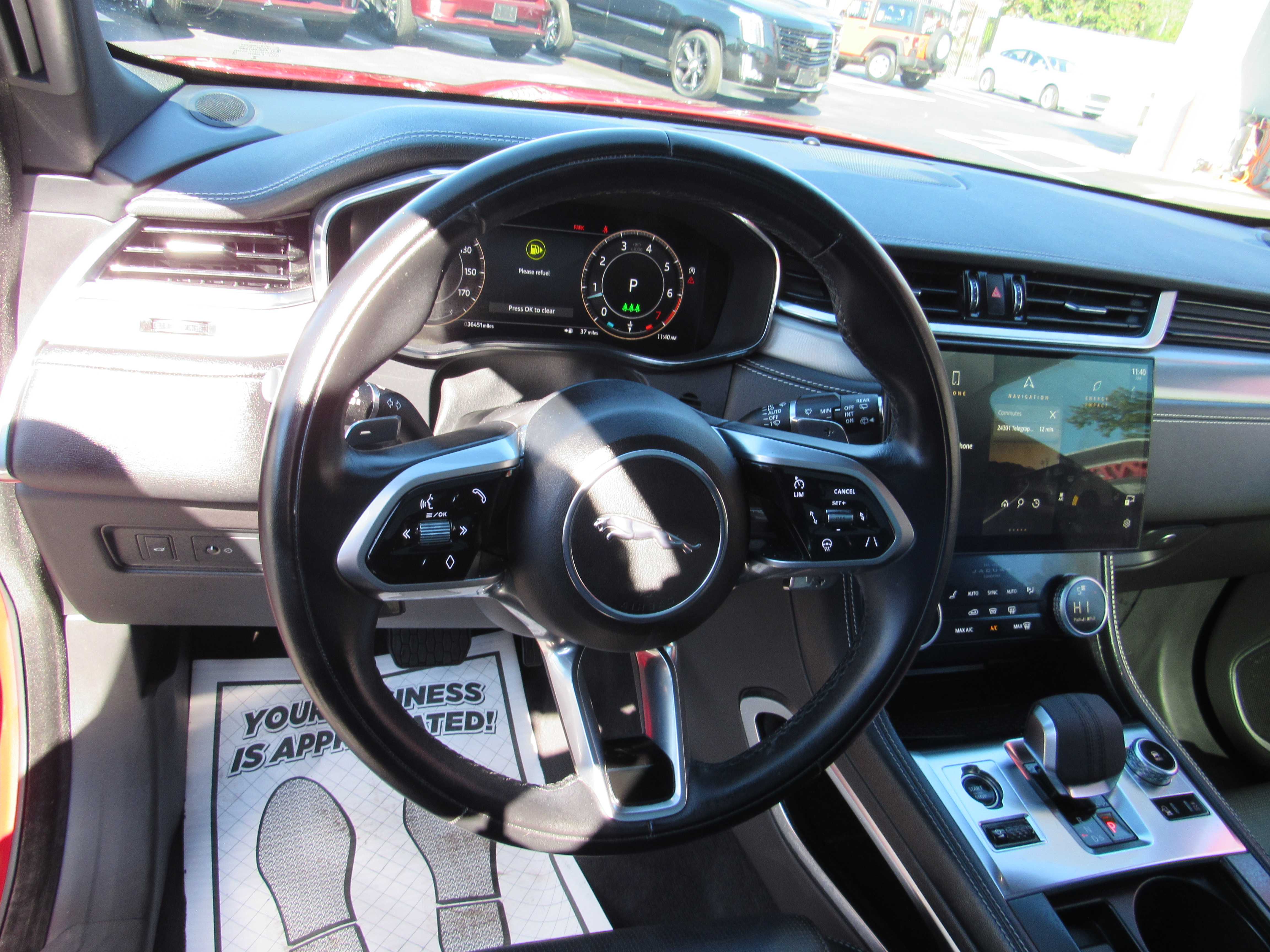 RED, 2024 JAGUAR F-PACE Thumnail Image 19