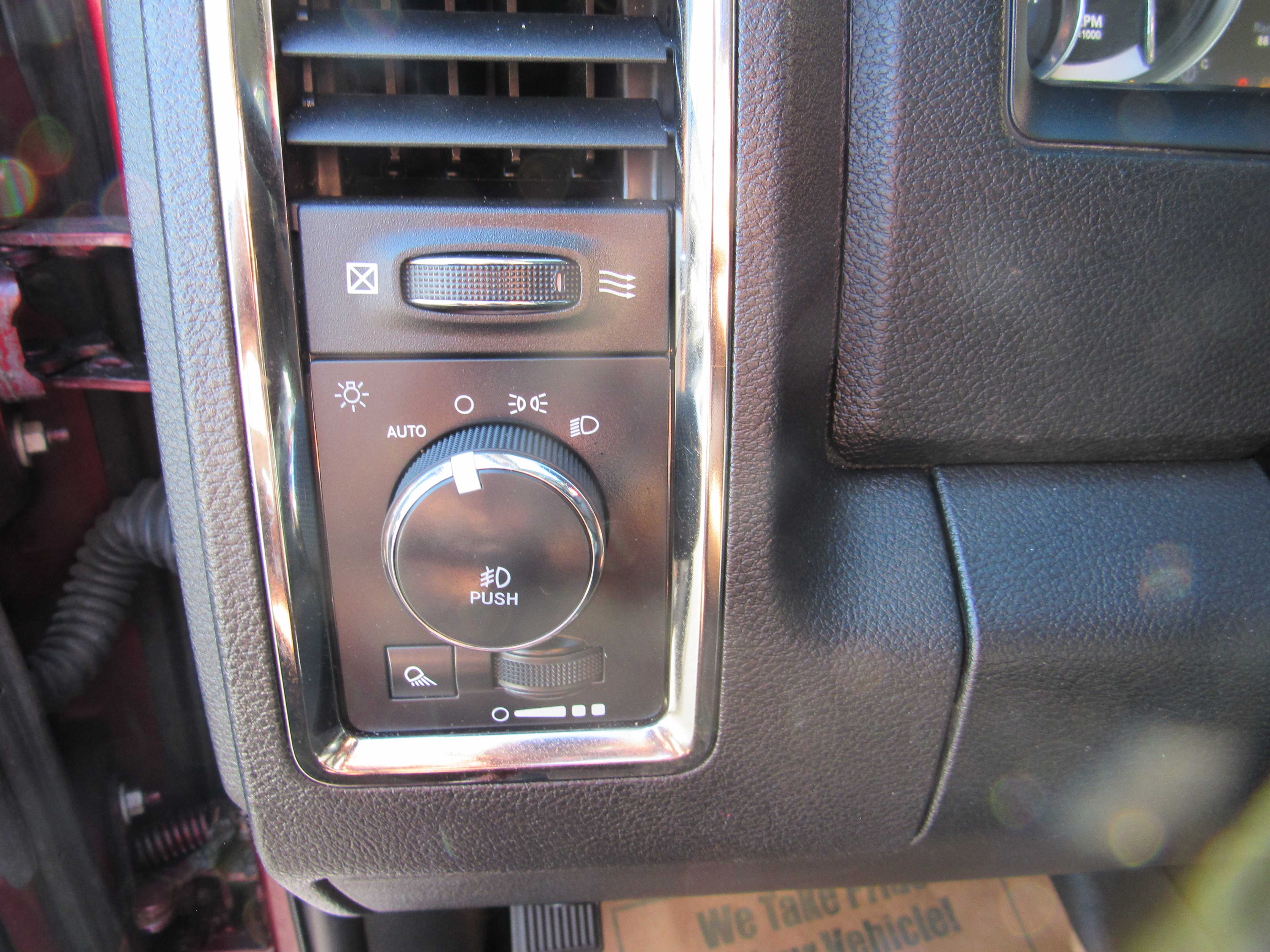 RED, 2018 RAM 1500 CREW CAB Thumnail Image 13