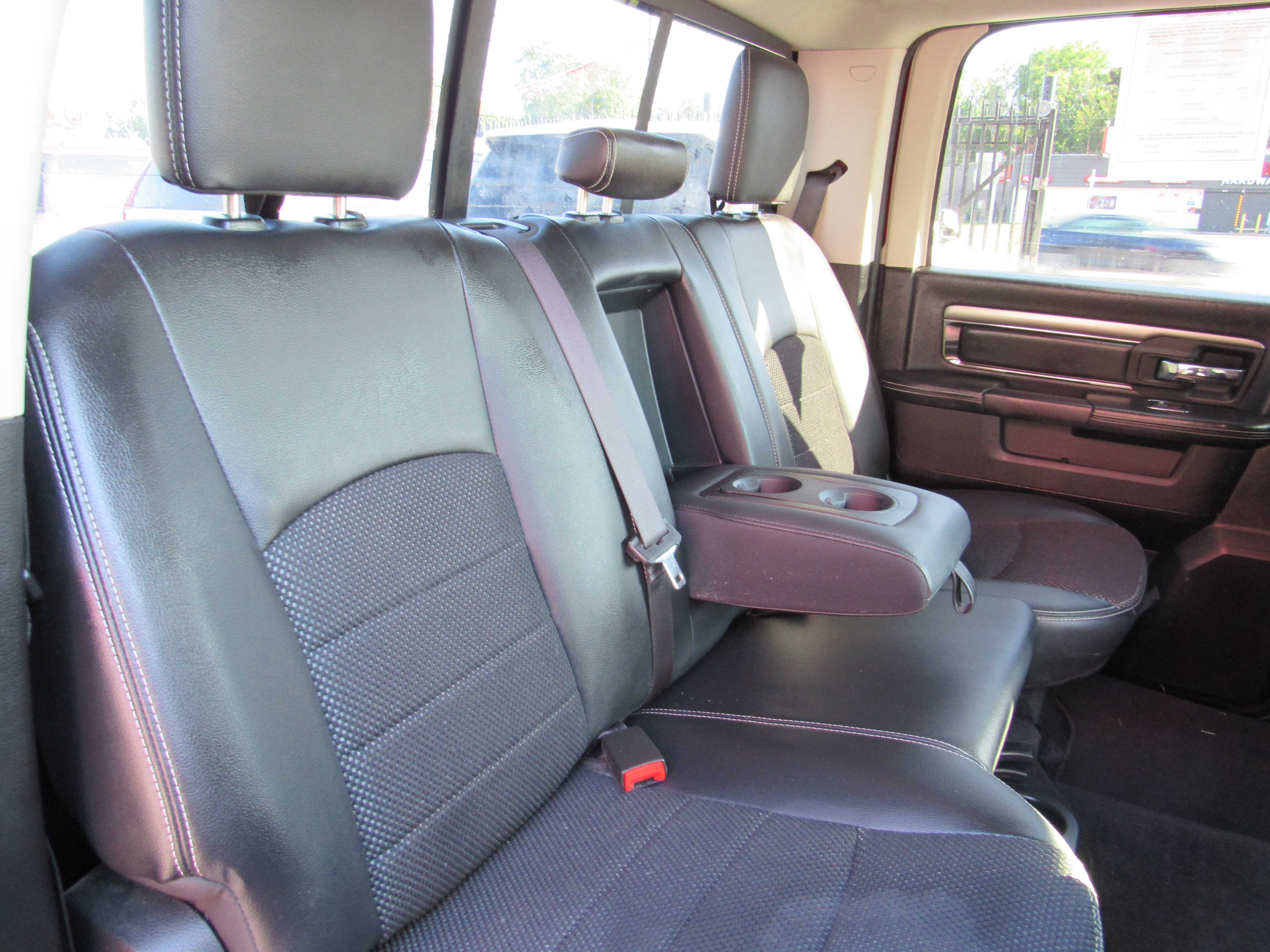 RED, 2018 RAM 1500 CREW CAB Thumnail Image 22