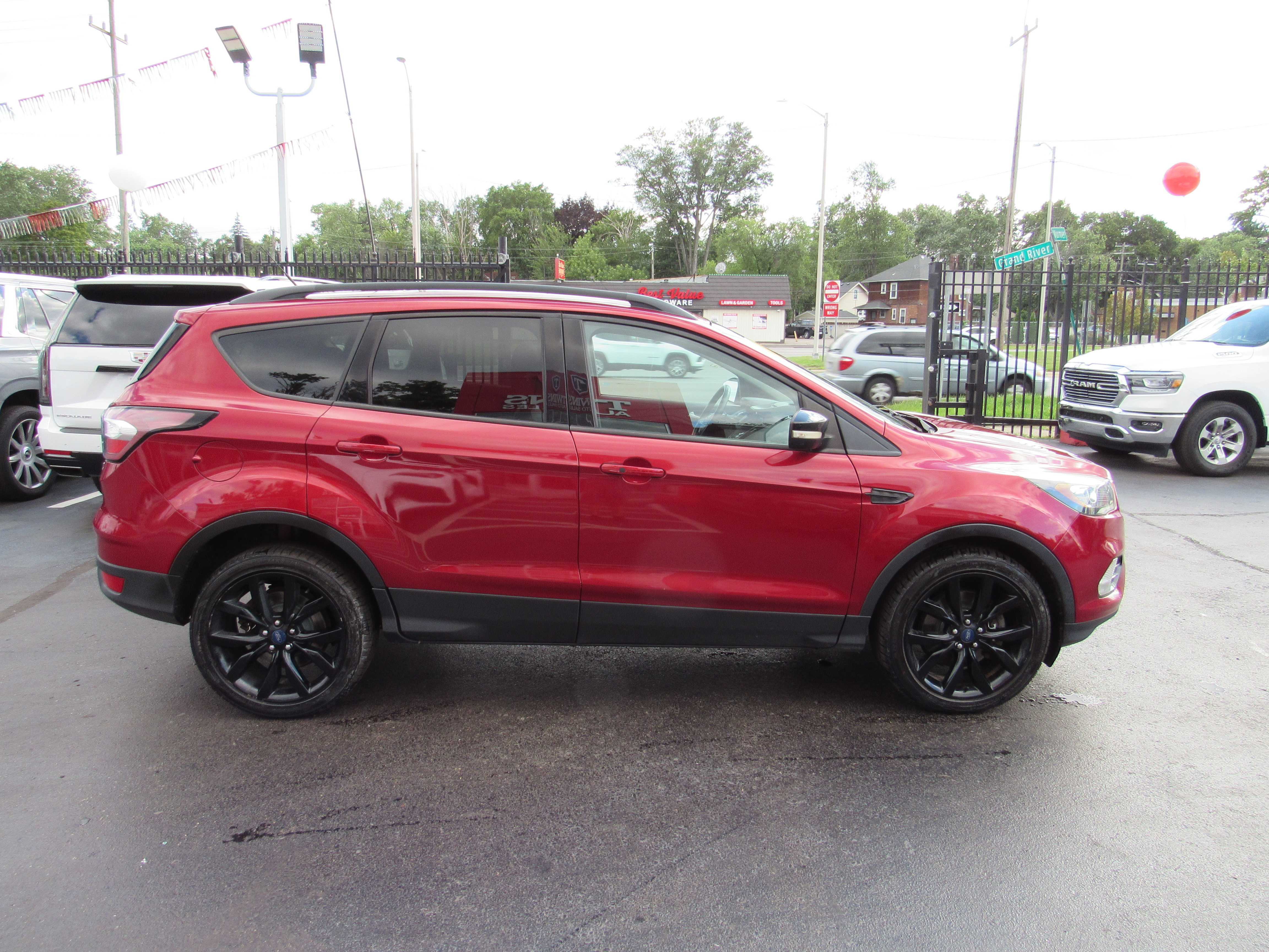 RED, 2017 FORD ESCAPE Thumnail Image 5