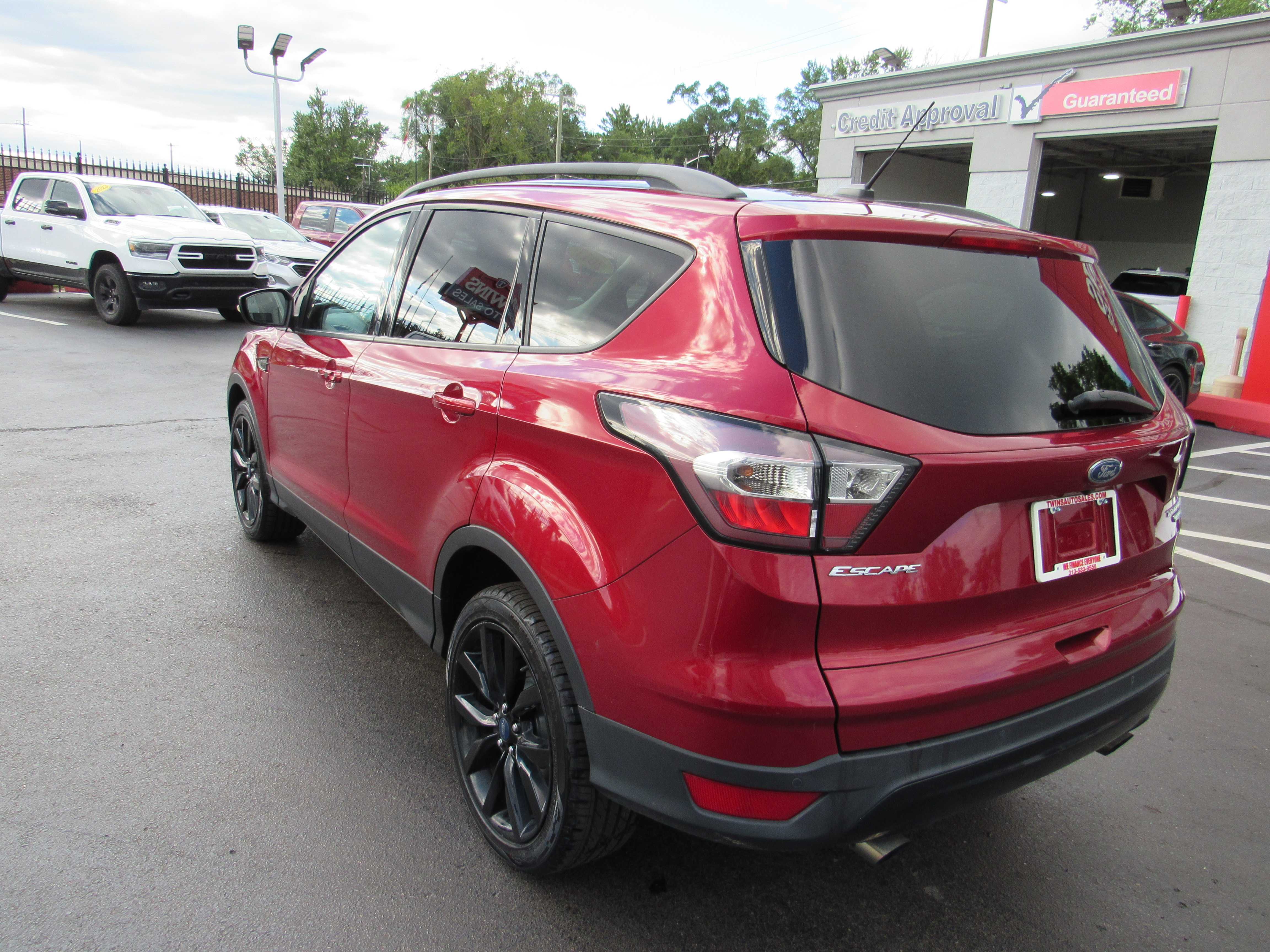 RED, 2017 FORD ESCAPE Thumnail Image 8