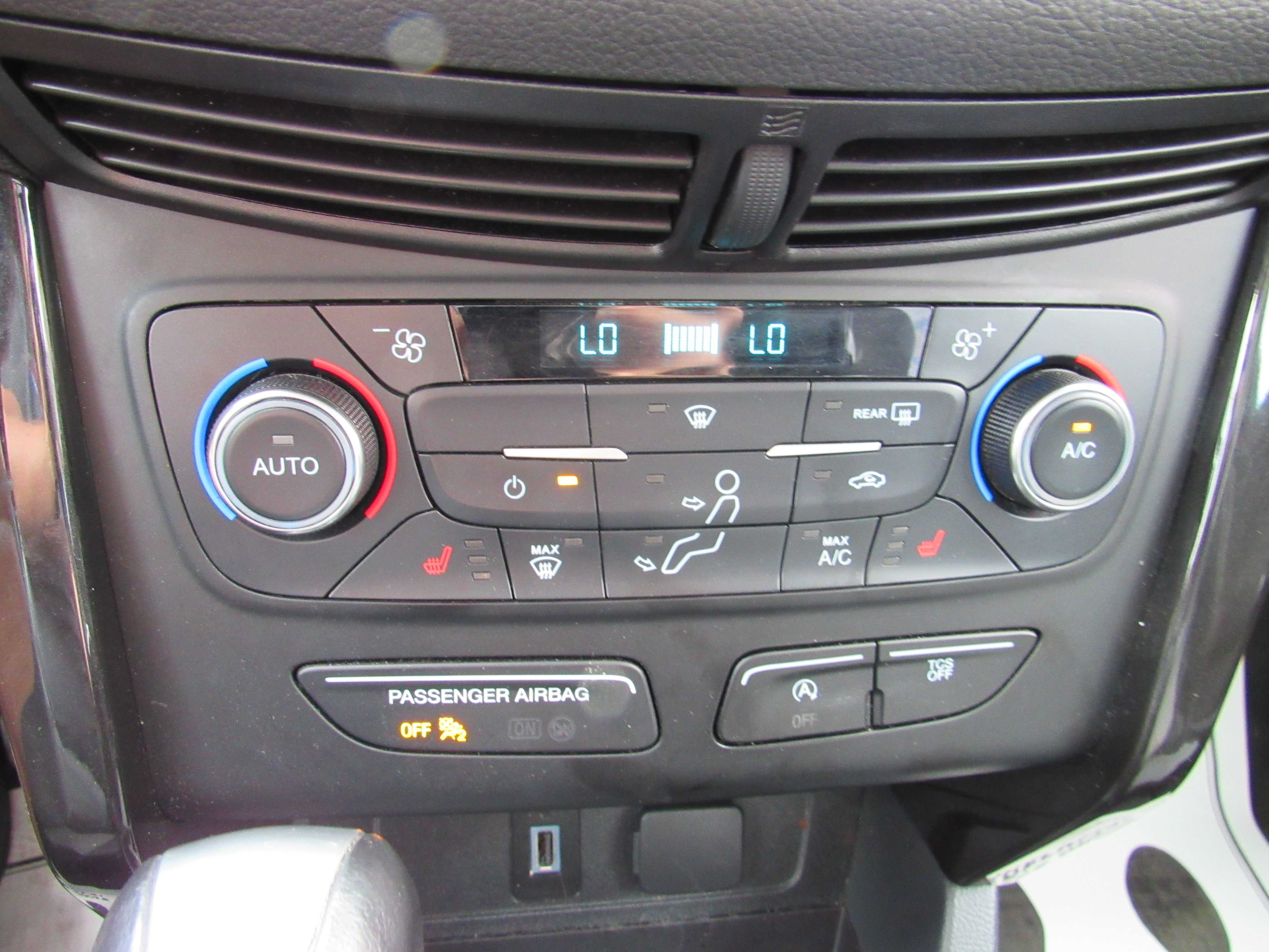 RED, 2017 FORD ESCAPE Thumnail Image 19