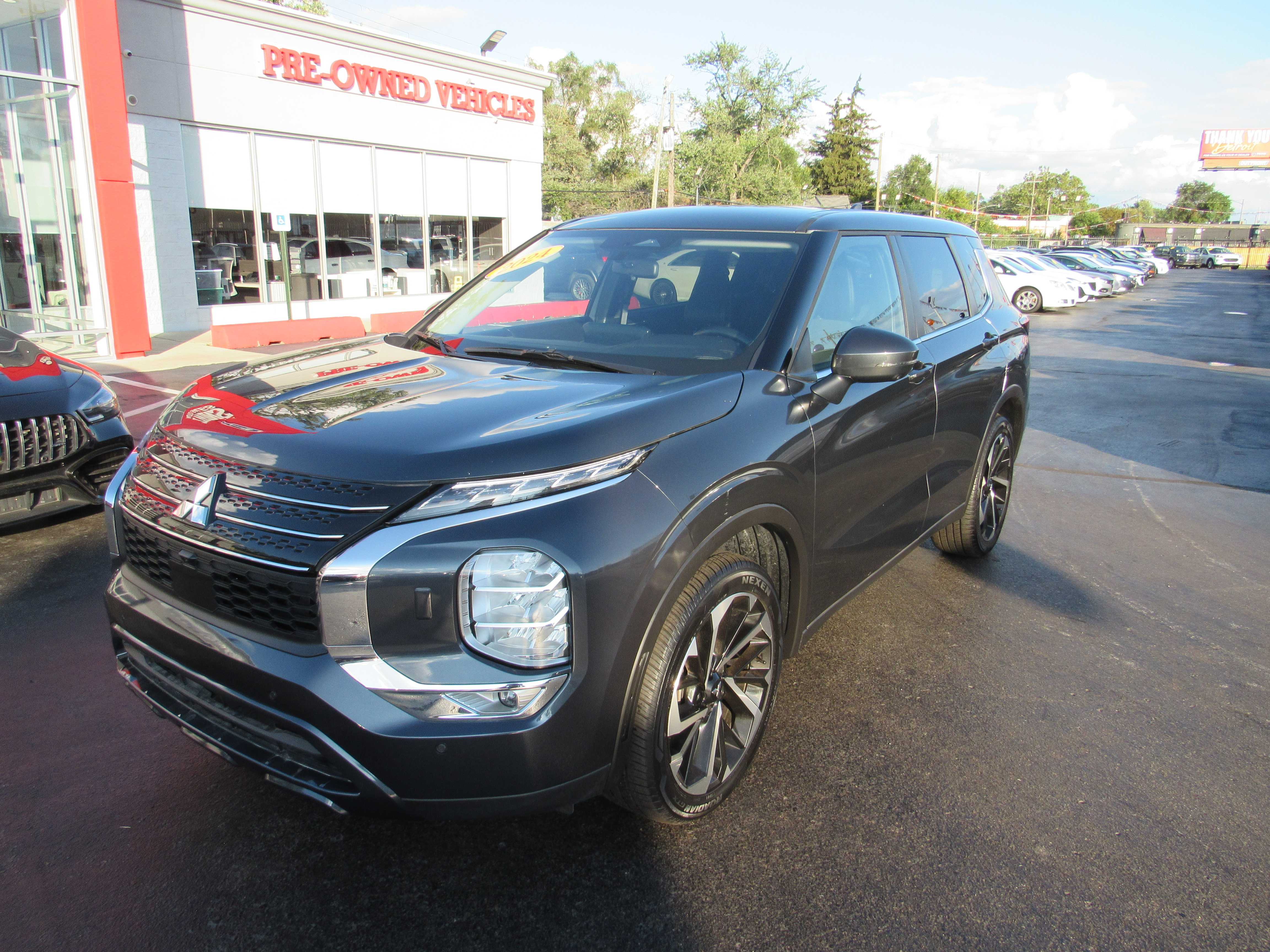GREY, 2024 MITSUBISHI OUTLANDER Thumnail Image 2