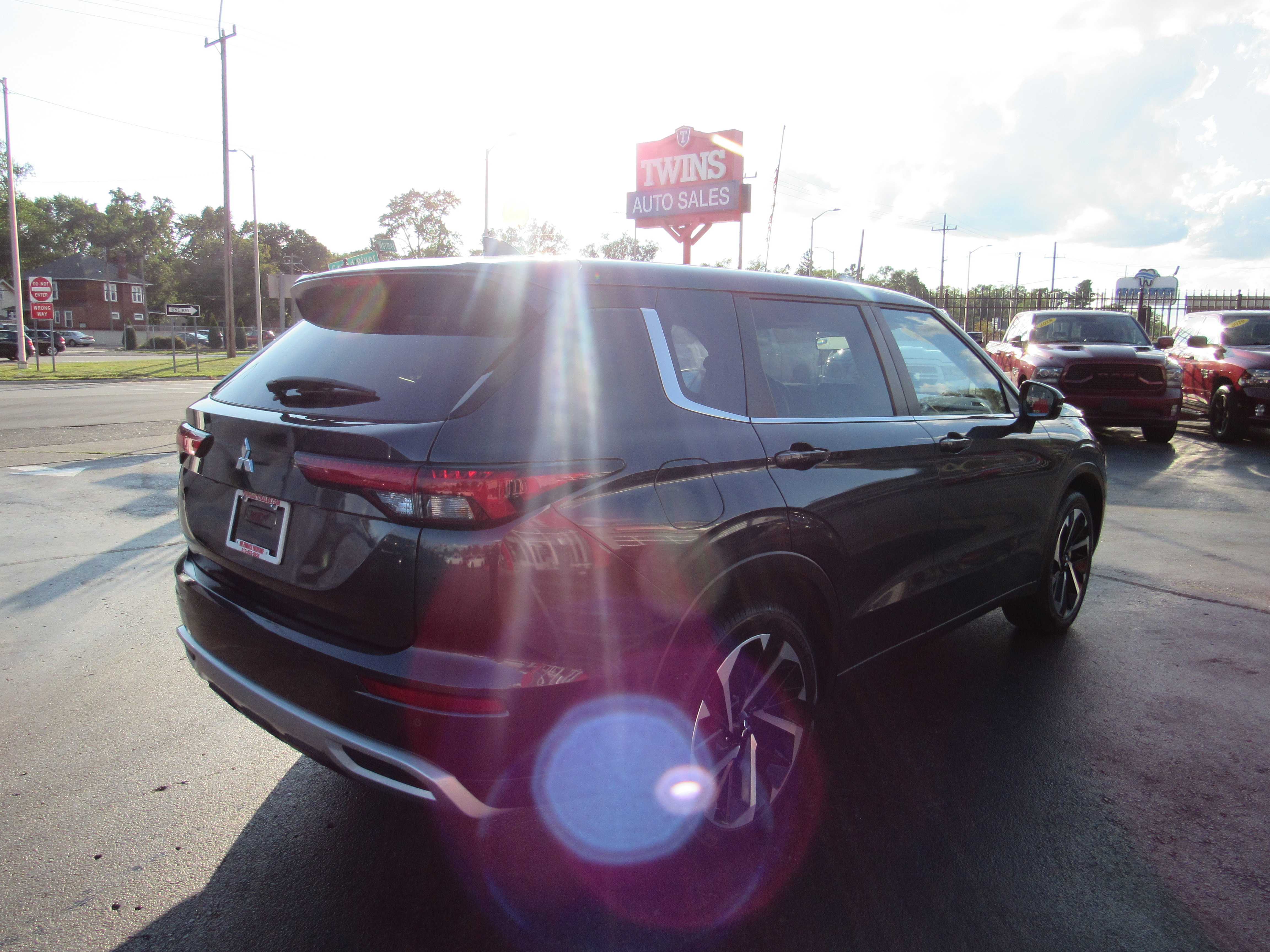 GREY, 2024 MITSUBISHI OUTLANDER Thumnail Image 6