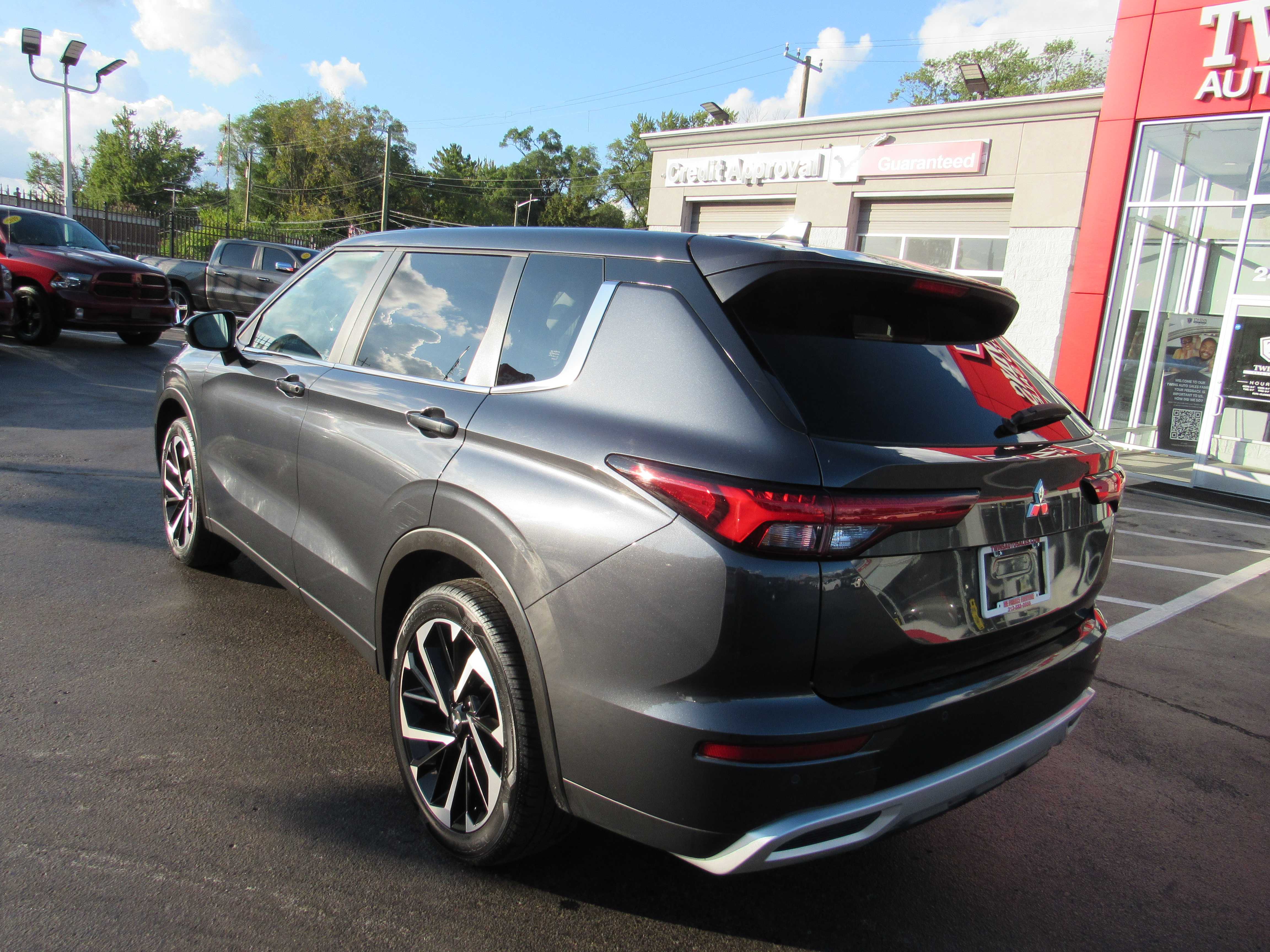 GREY, 2024 MITSUBISHI OUTLANDER Thumnail Image 8