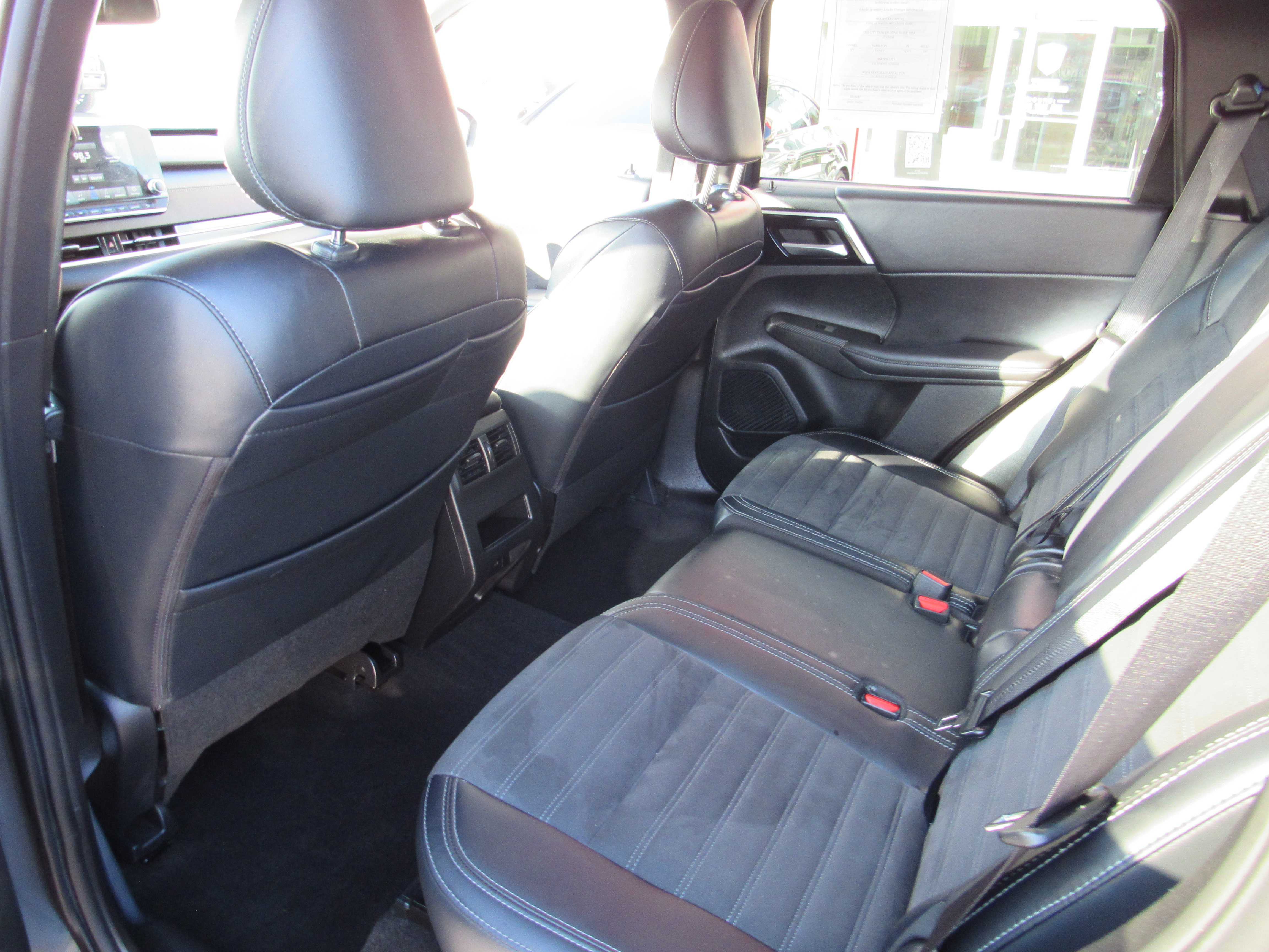 GREY, 2024 MITSUBISHI OUTLANDER Thumnail Image 13