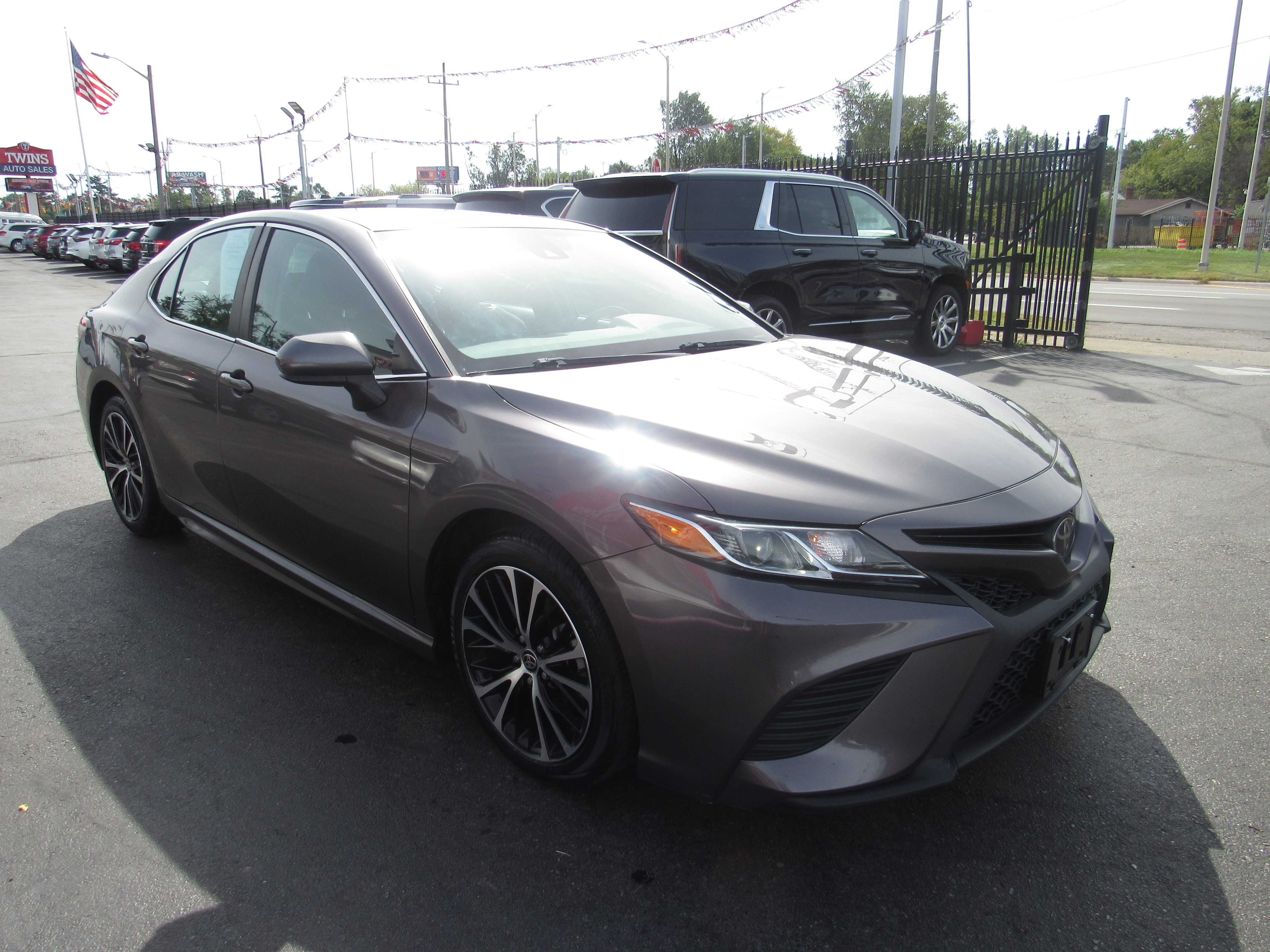 2020 TOYOTA CAMRY Thumnail Image 4