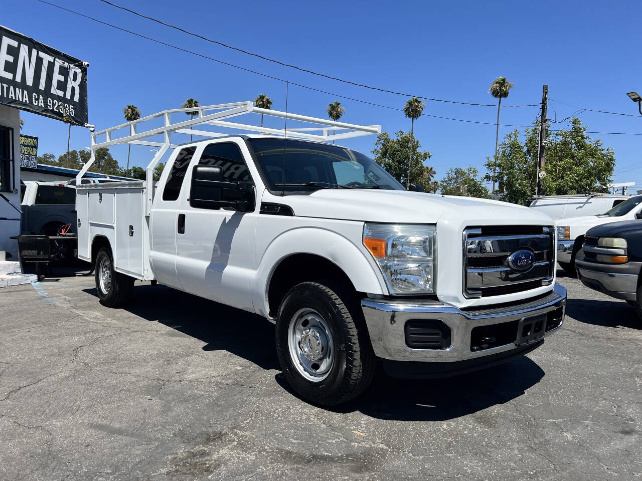 White, 2014 Ford F-250 Super Duty Image 3