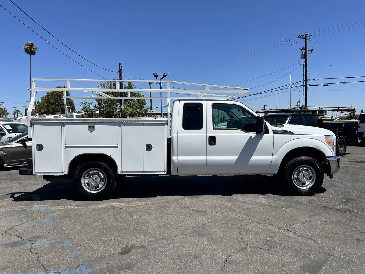 White, 2014 Ford F-250 Super Duty Image 4