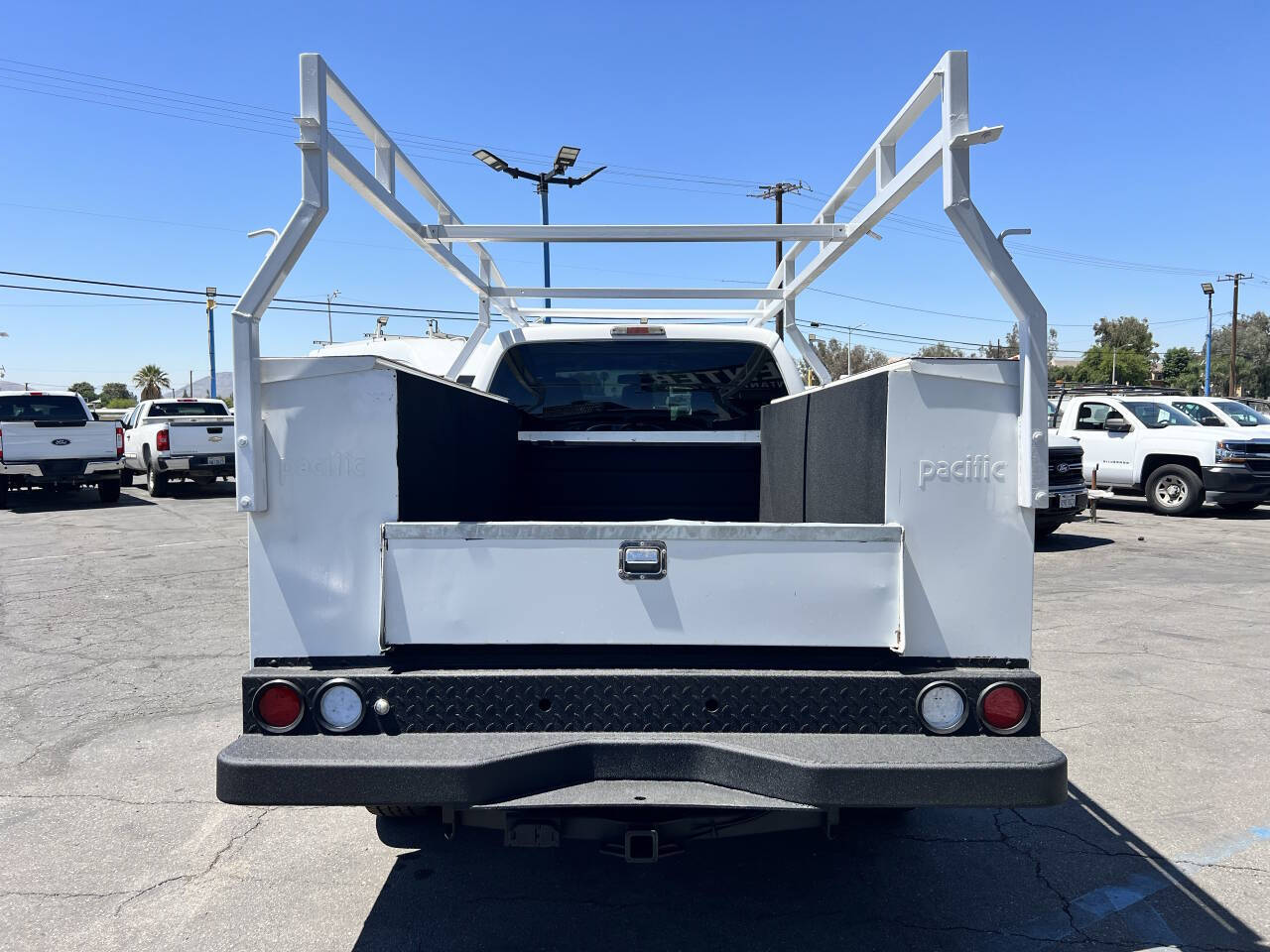 White, 2014 Ford F-250 Super Duty Image 10