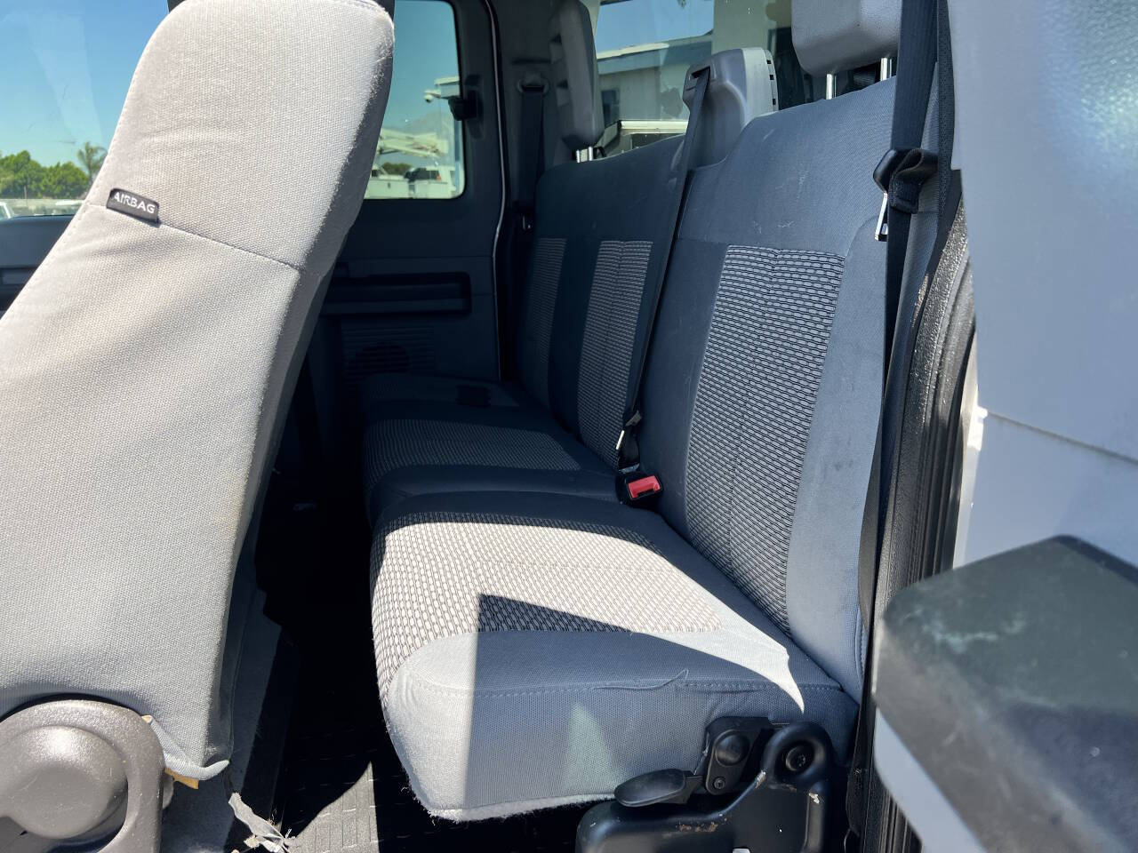 White, 2014 Ford F-250 Super Duty Image 21