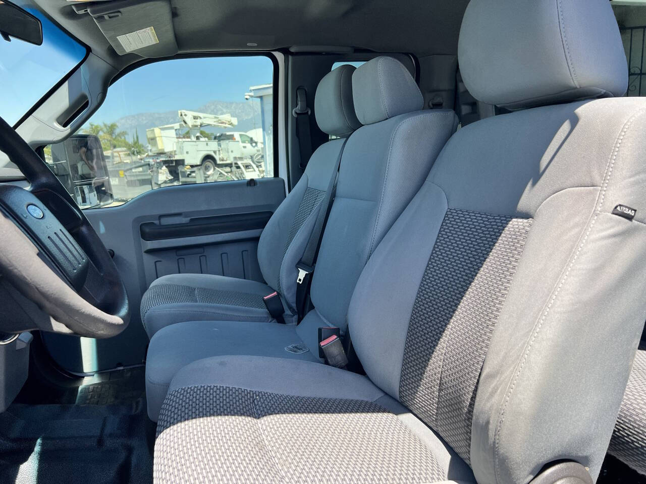 White, 2014 Ford F-250 Super Duty Image 20
