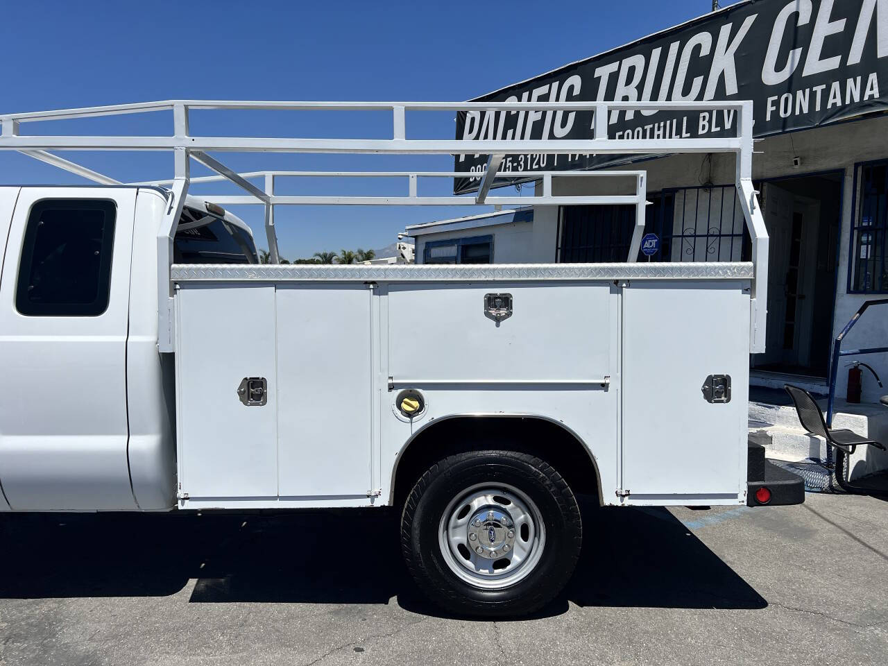 White, 2014 Ford F-250 Super Duty Image 15