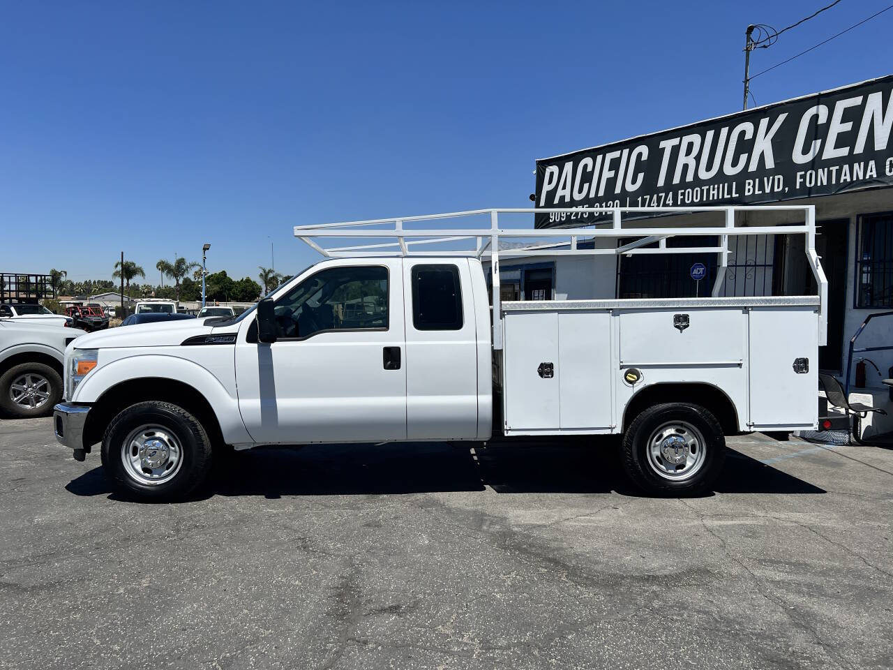 White, 2014 Ford F-250 Super Duty Image 13