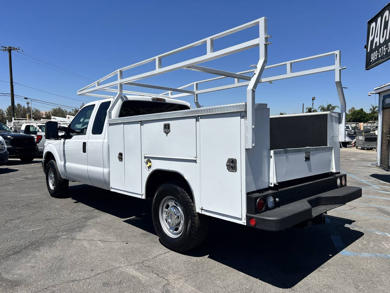 White, 2014 Ford F-250 Super Duty Image 12