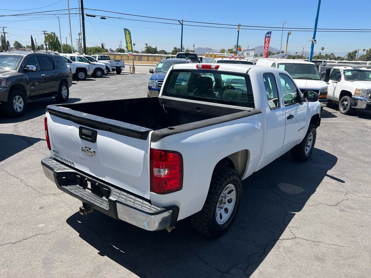 White, 2009 Chevrolet Silverado 1500 Image 5