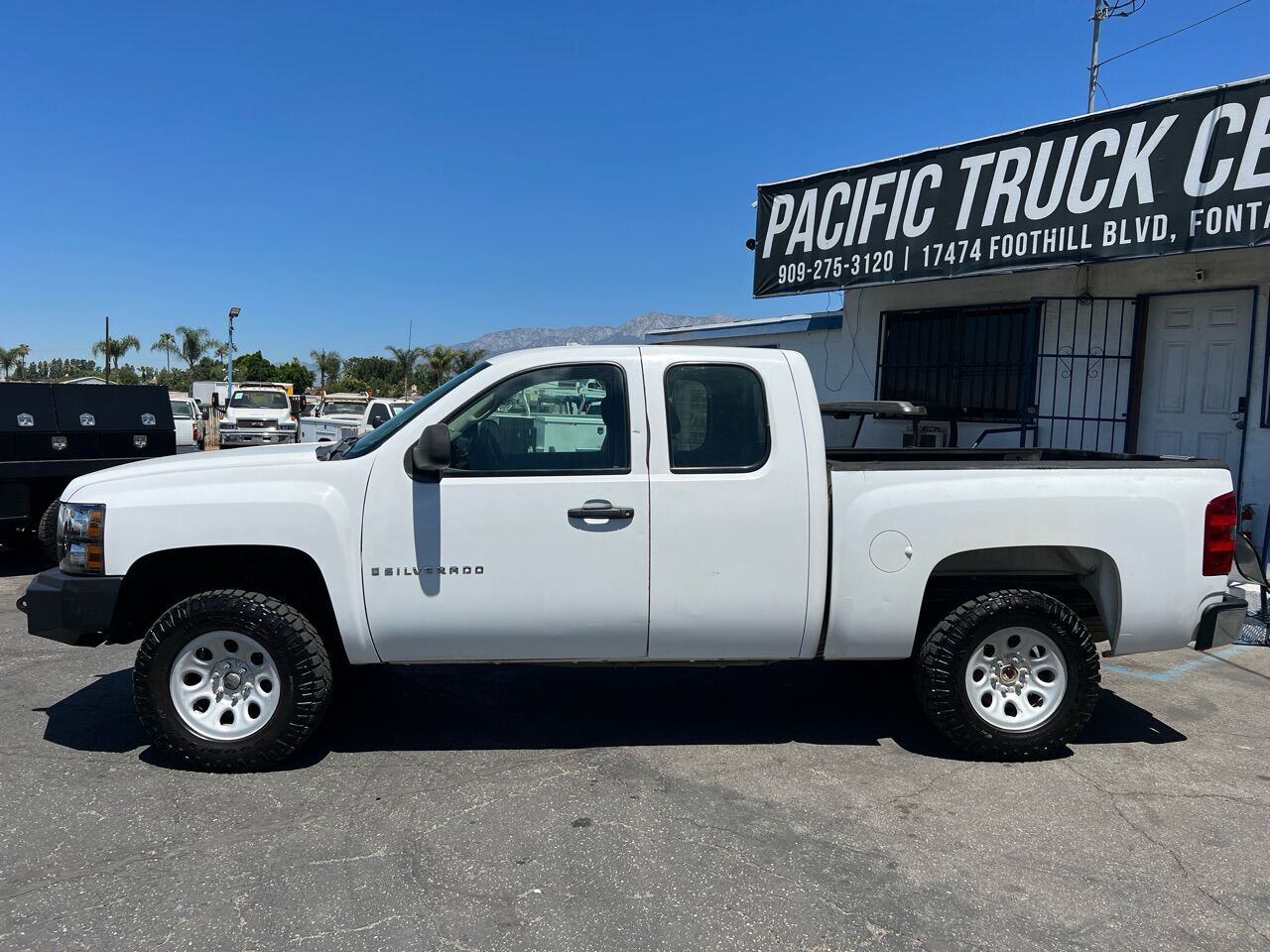 White, 2009 Chevrolet Silverado 1500 Image 8