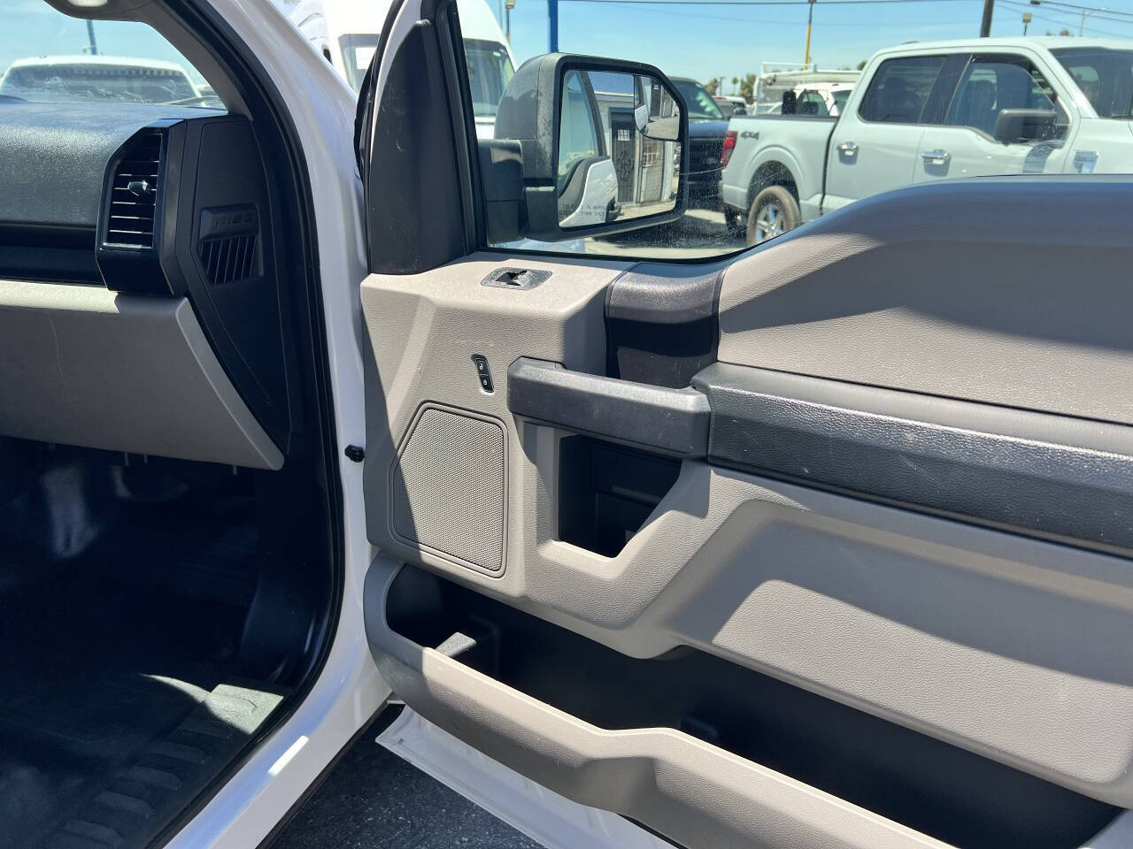 White, 2016 Ford F-150 Image 18